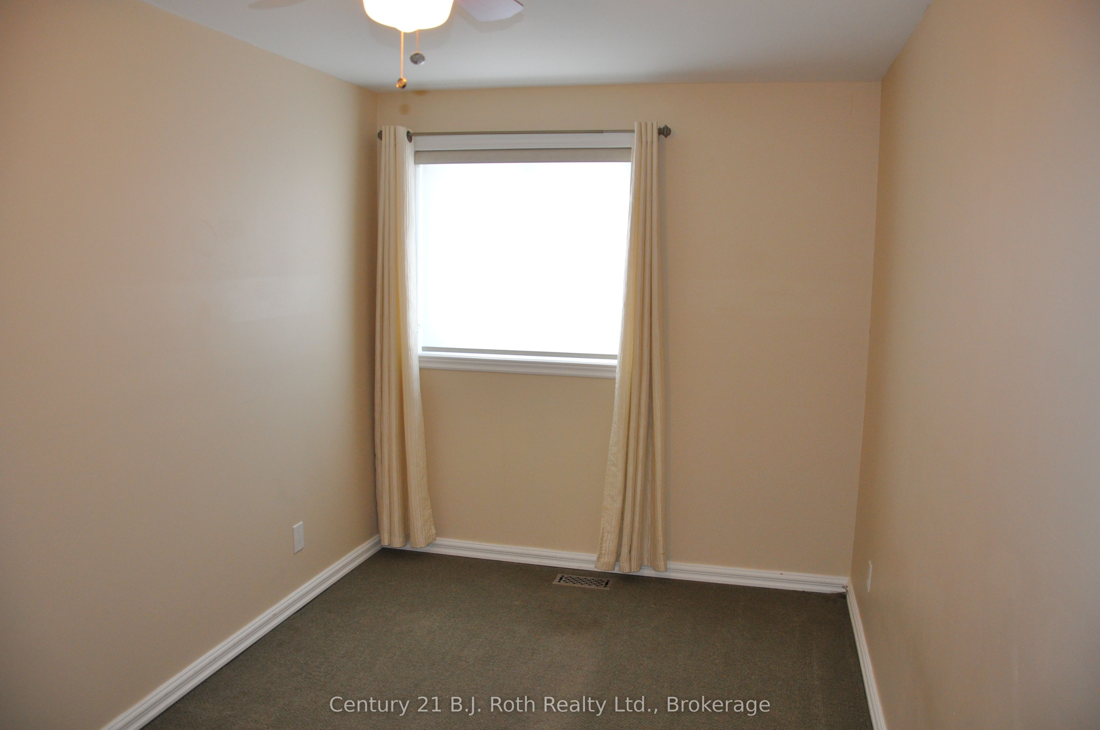 22 Free Drive Property Photo 13
