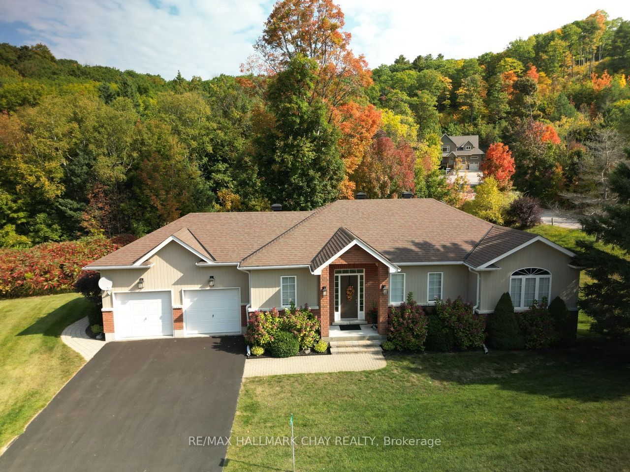 32 Valleycrest Drive Property Photo 1
