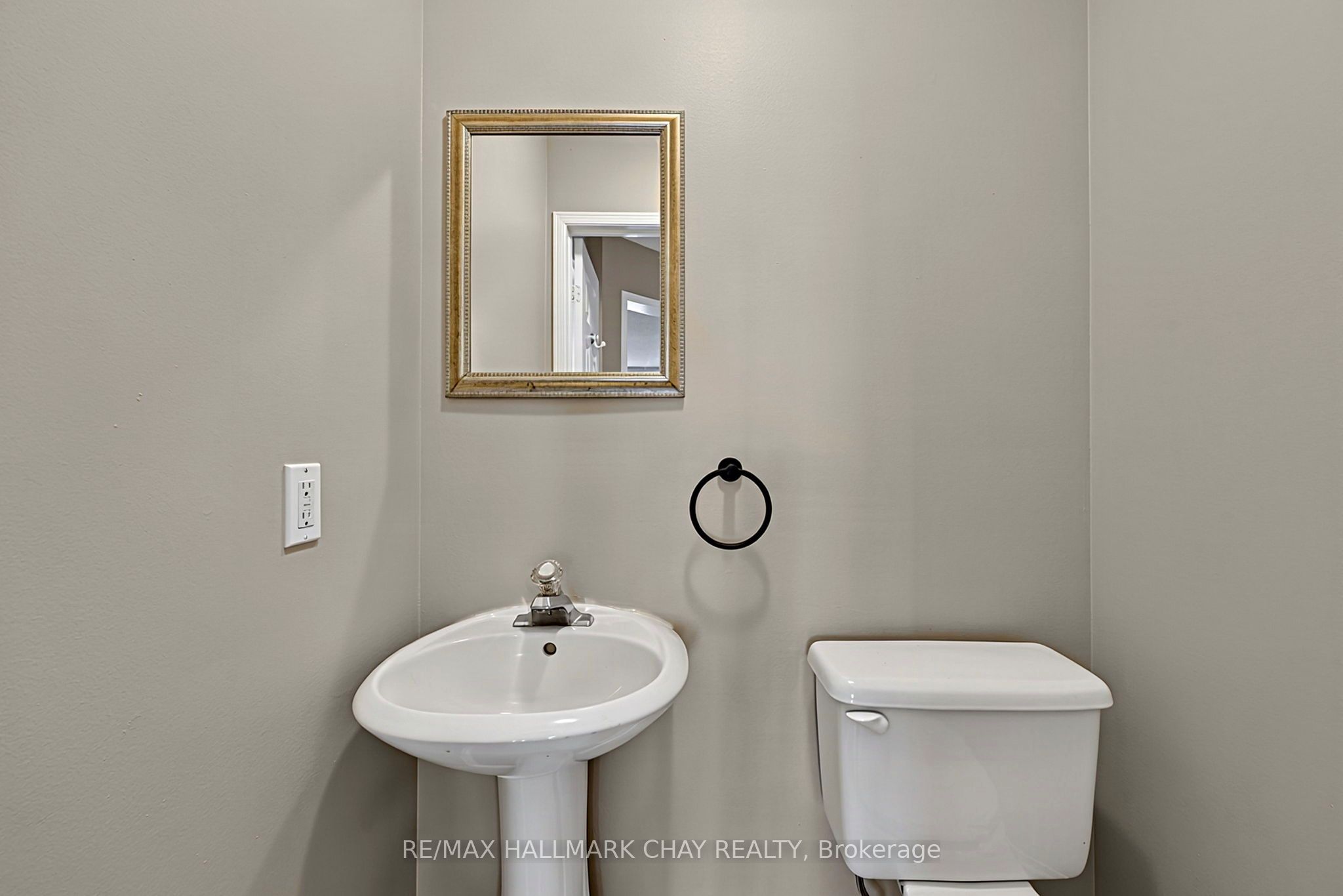 50 Loon Avenue Property Photo 24