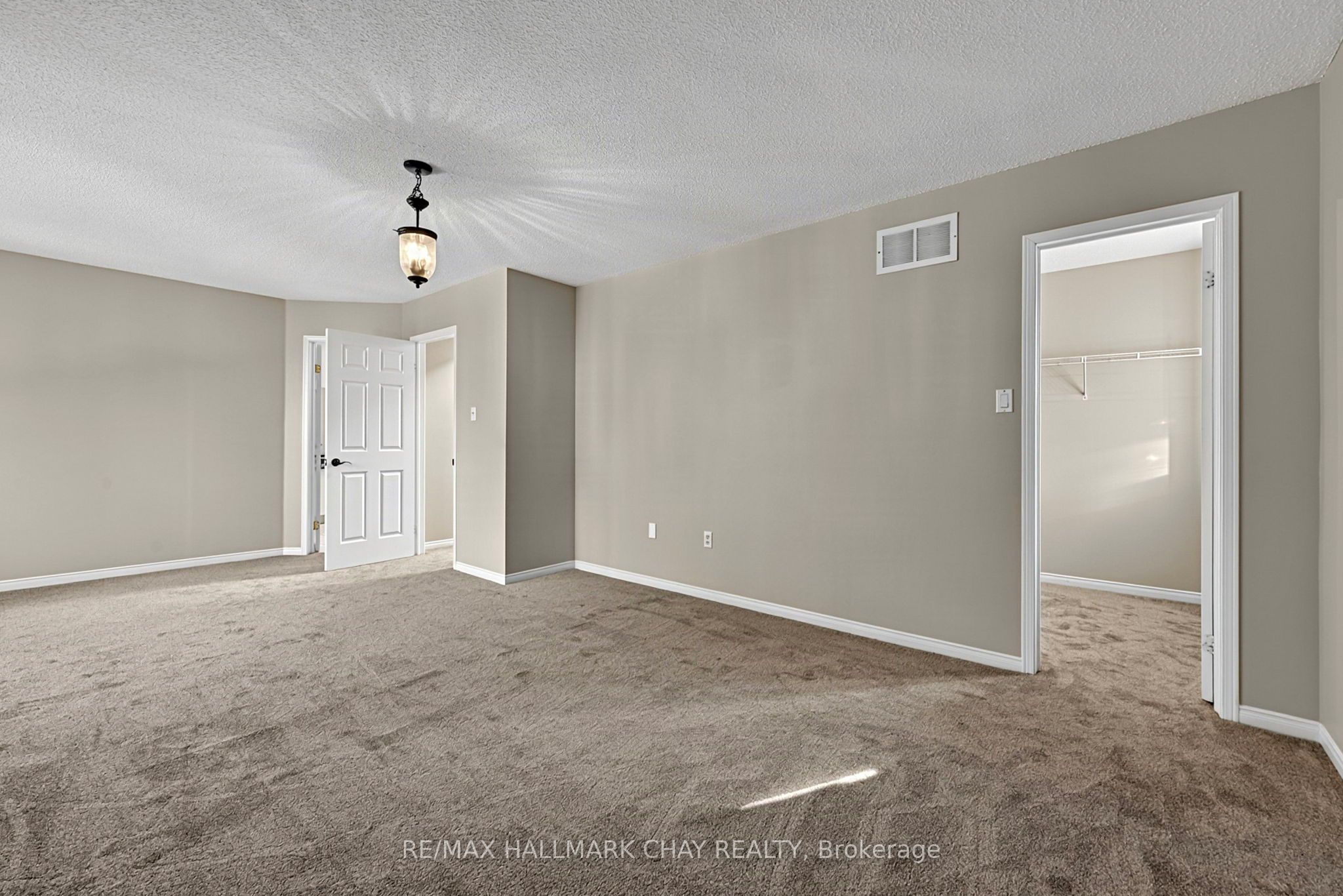 50 Loon Avenue Property Photo 28