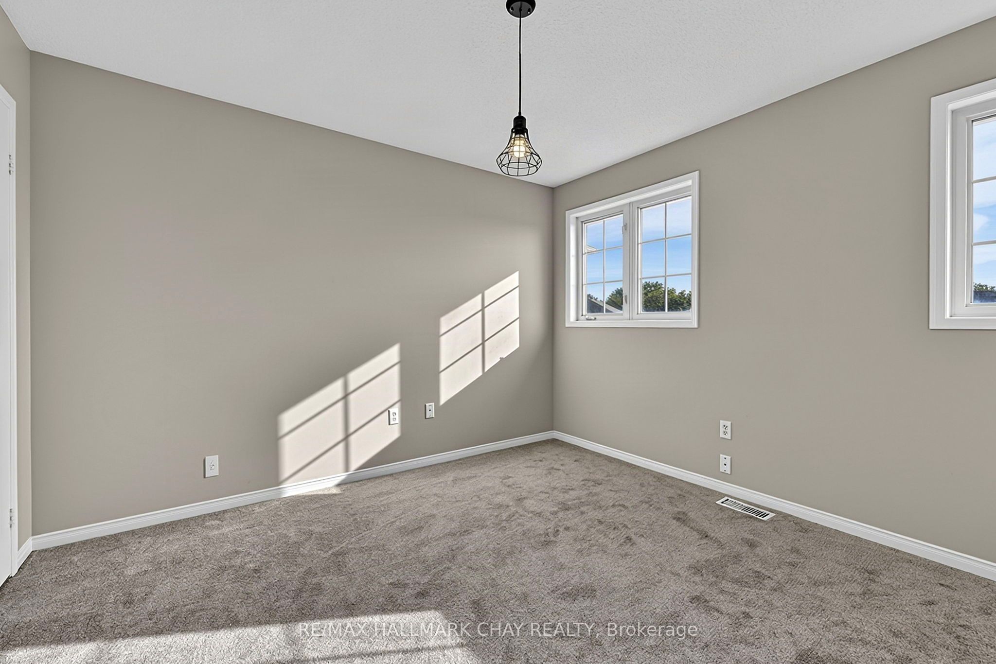 50 Loon Avenue Property Photo 32