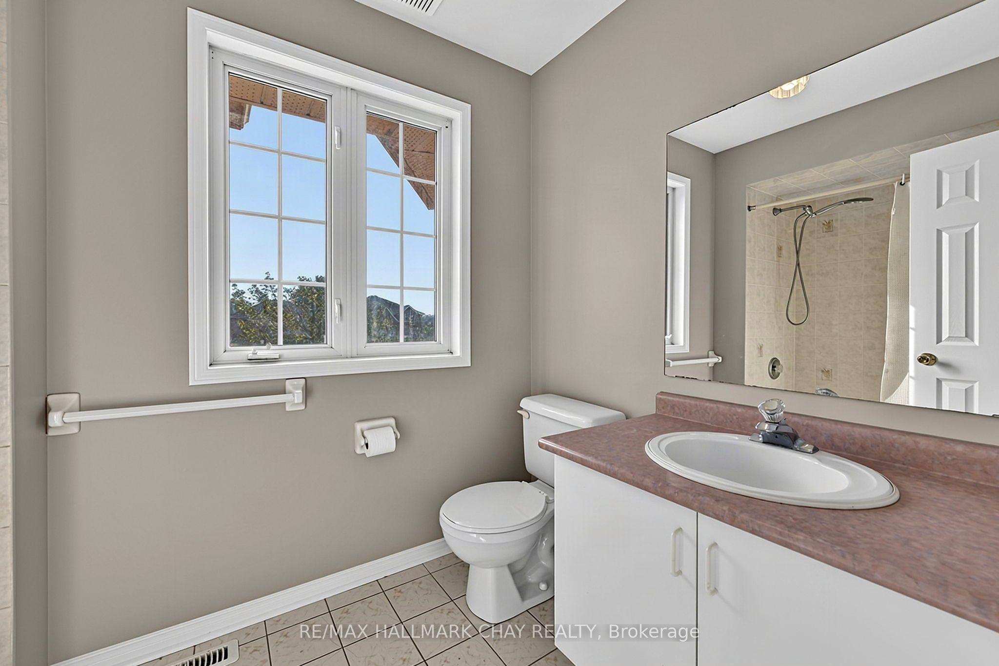 50 Loon Avenue Property Photo 36