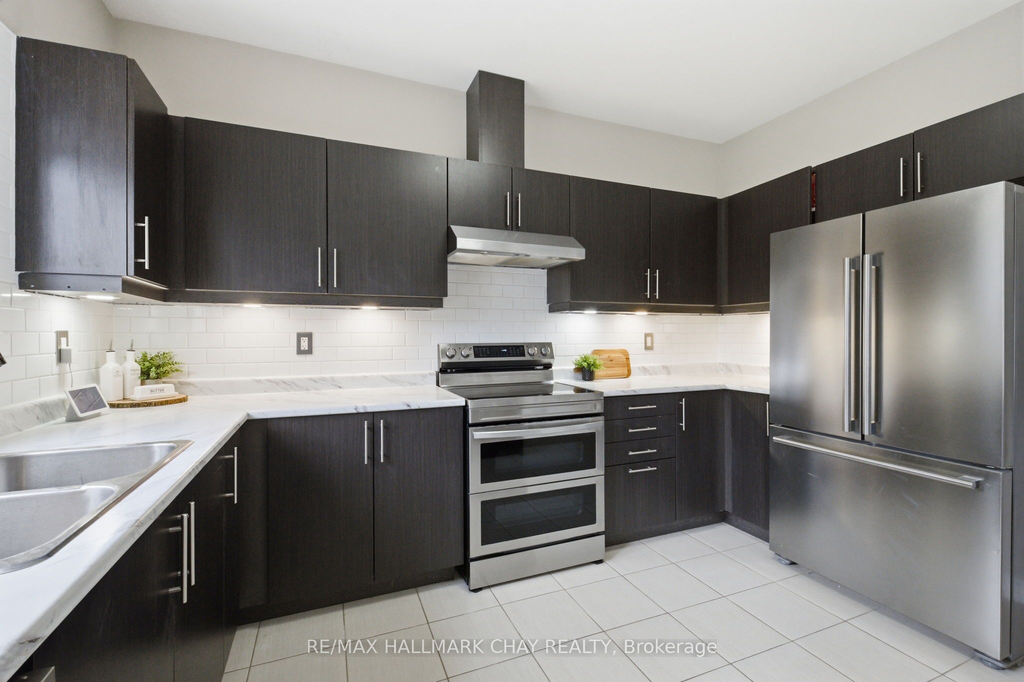 215 Breton Street Property Photo 11