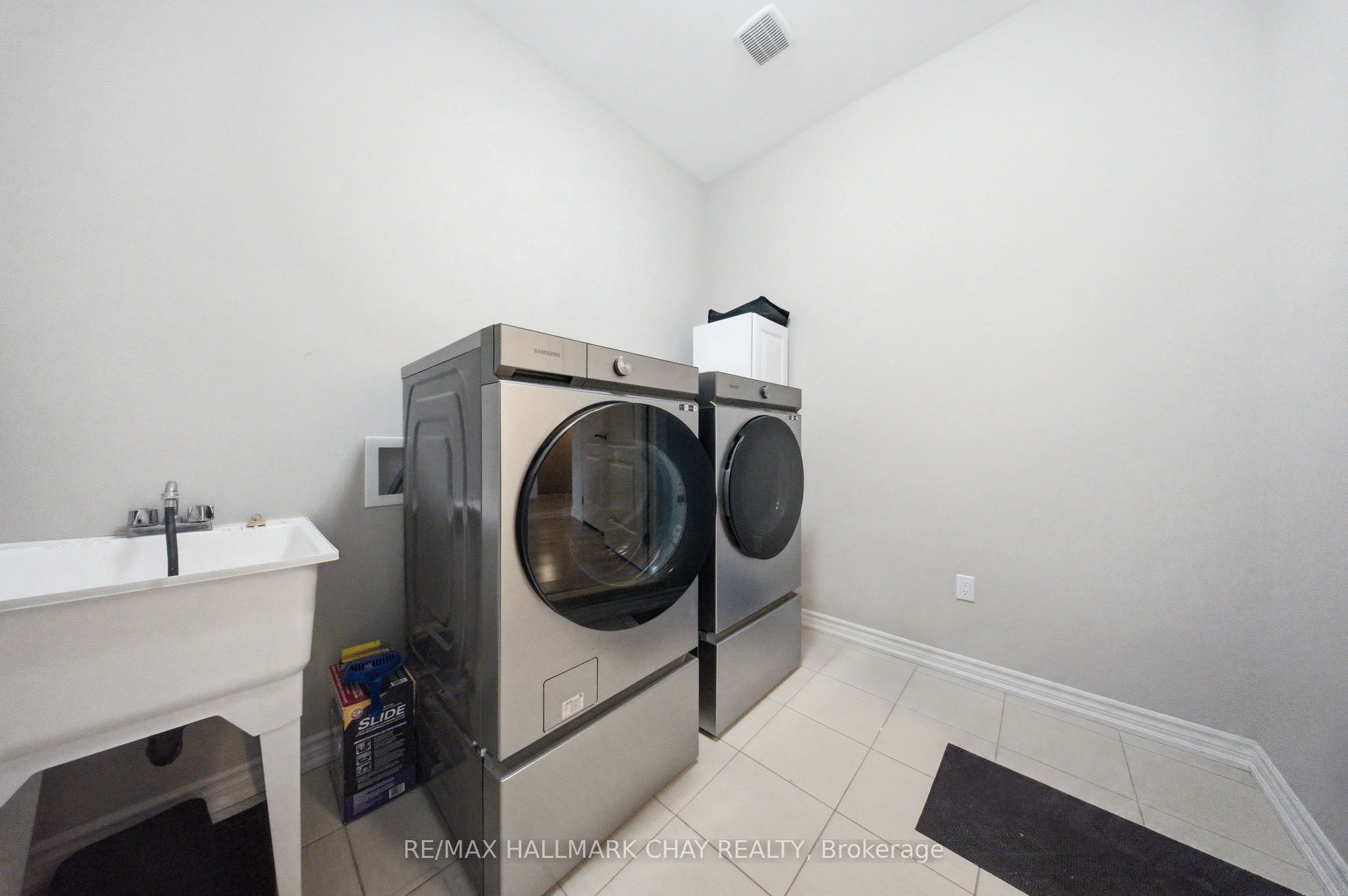215 Breton Street Property Photo 15