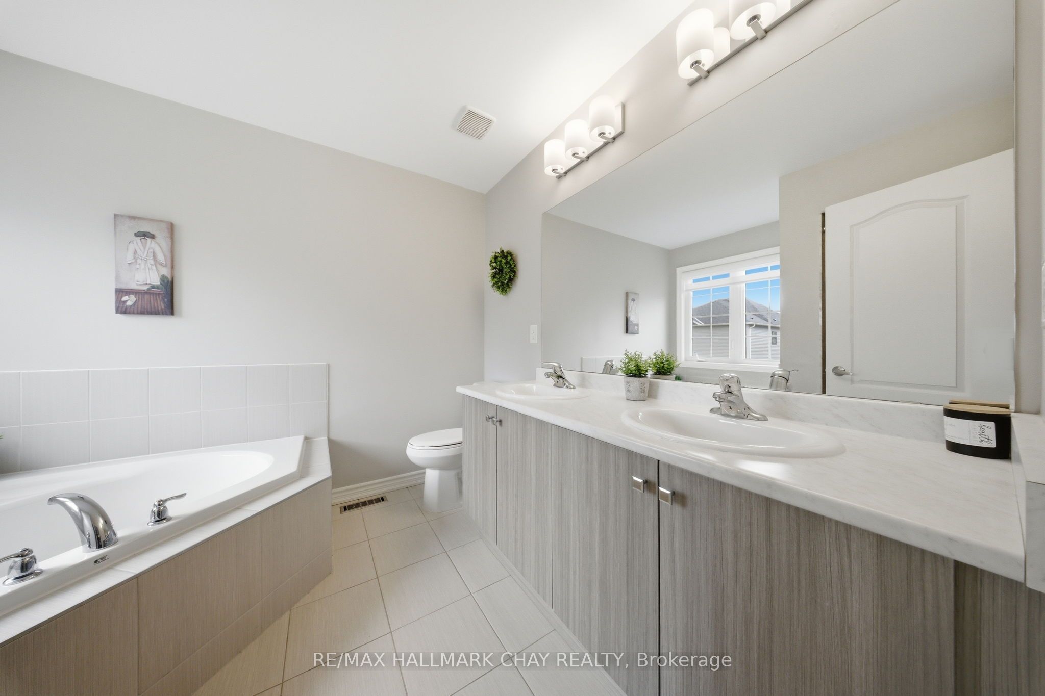 215 Breton Street Property Photo 20