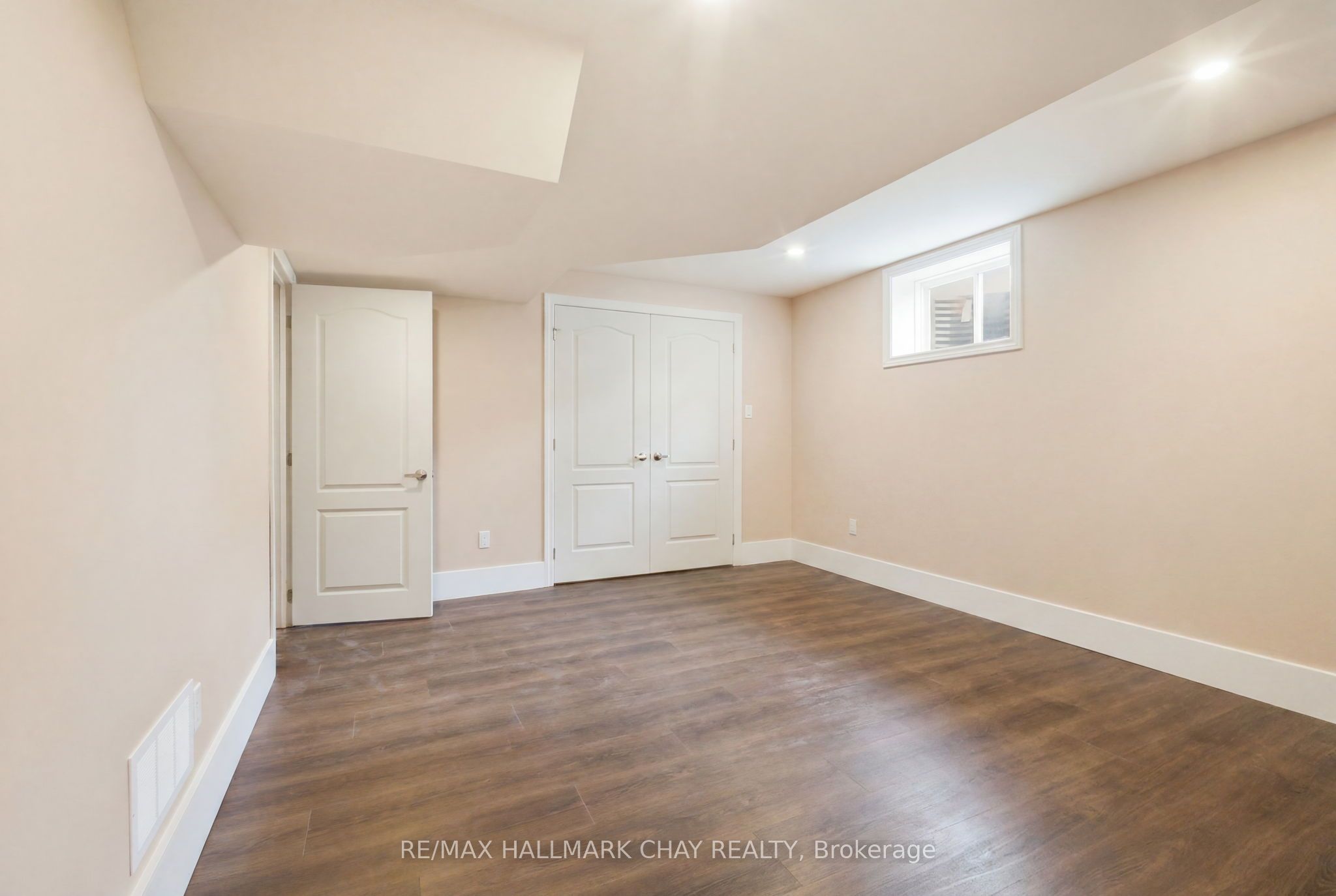 215 Breton Street Property Photo 38