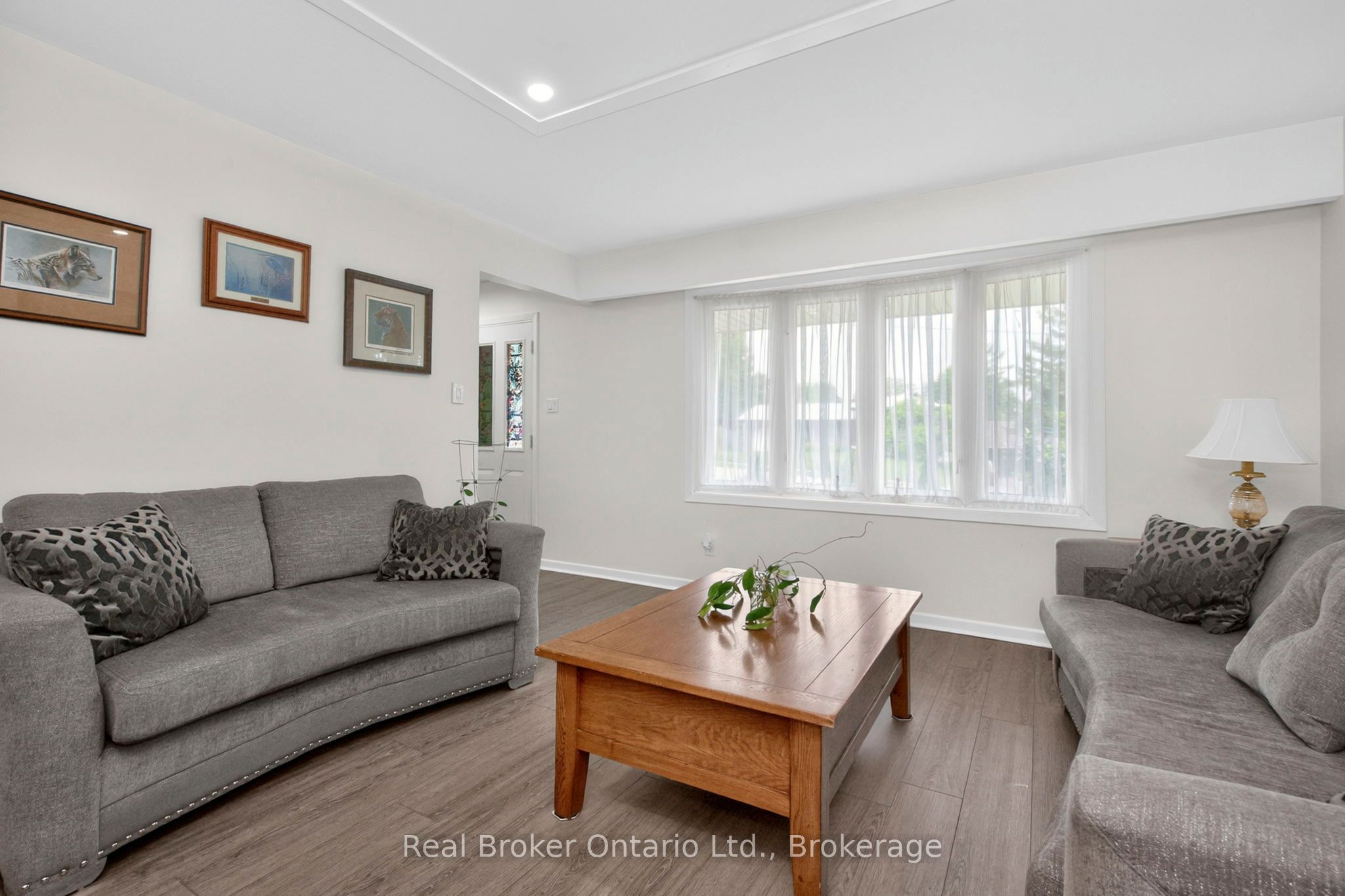 647 Manly Street Property Photo 6