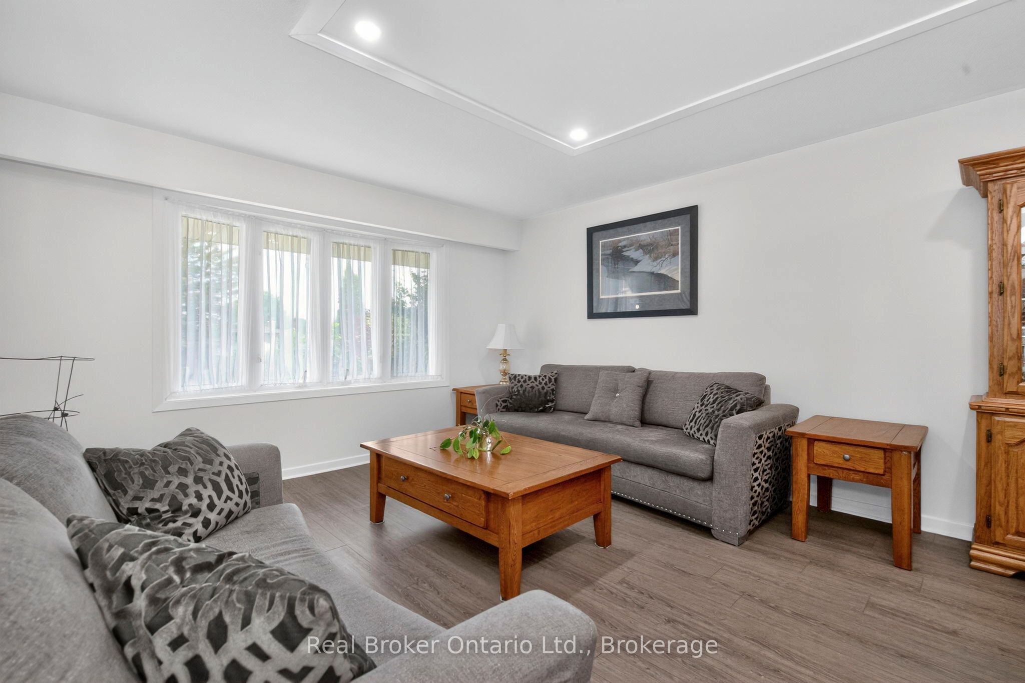 647 Manly Street Property Photo 7