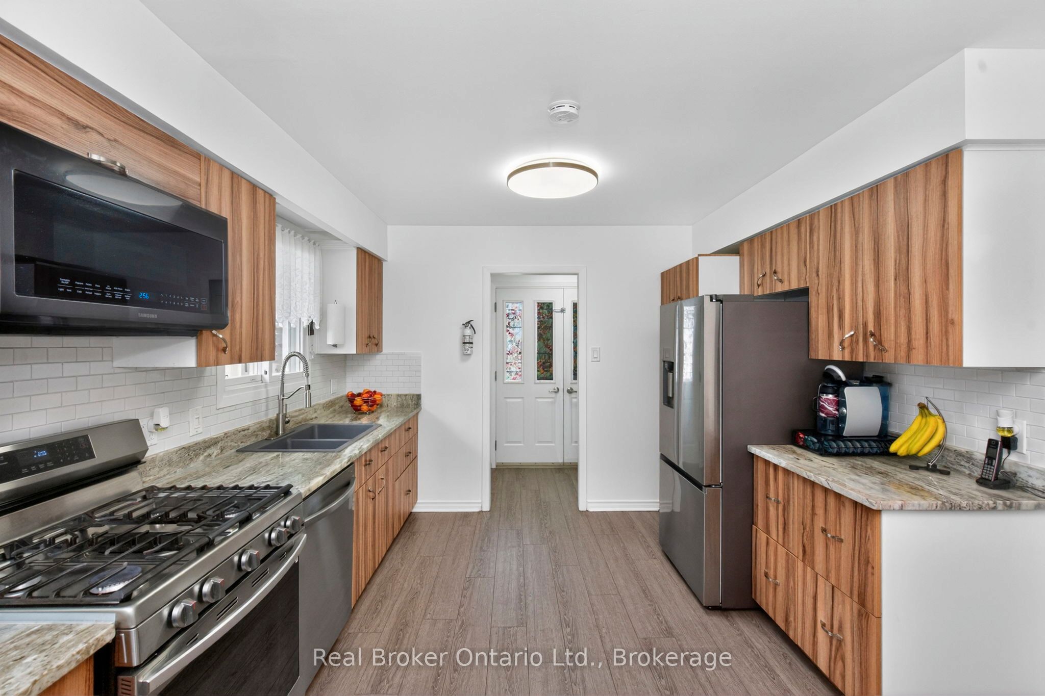 647 Manly Street Property Photo 12