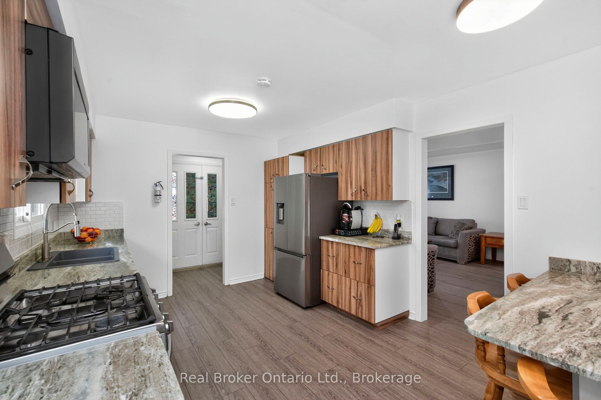 647 Manly Street Property Photo 13