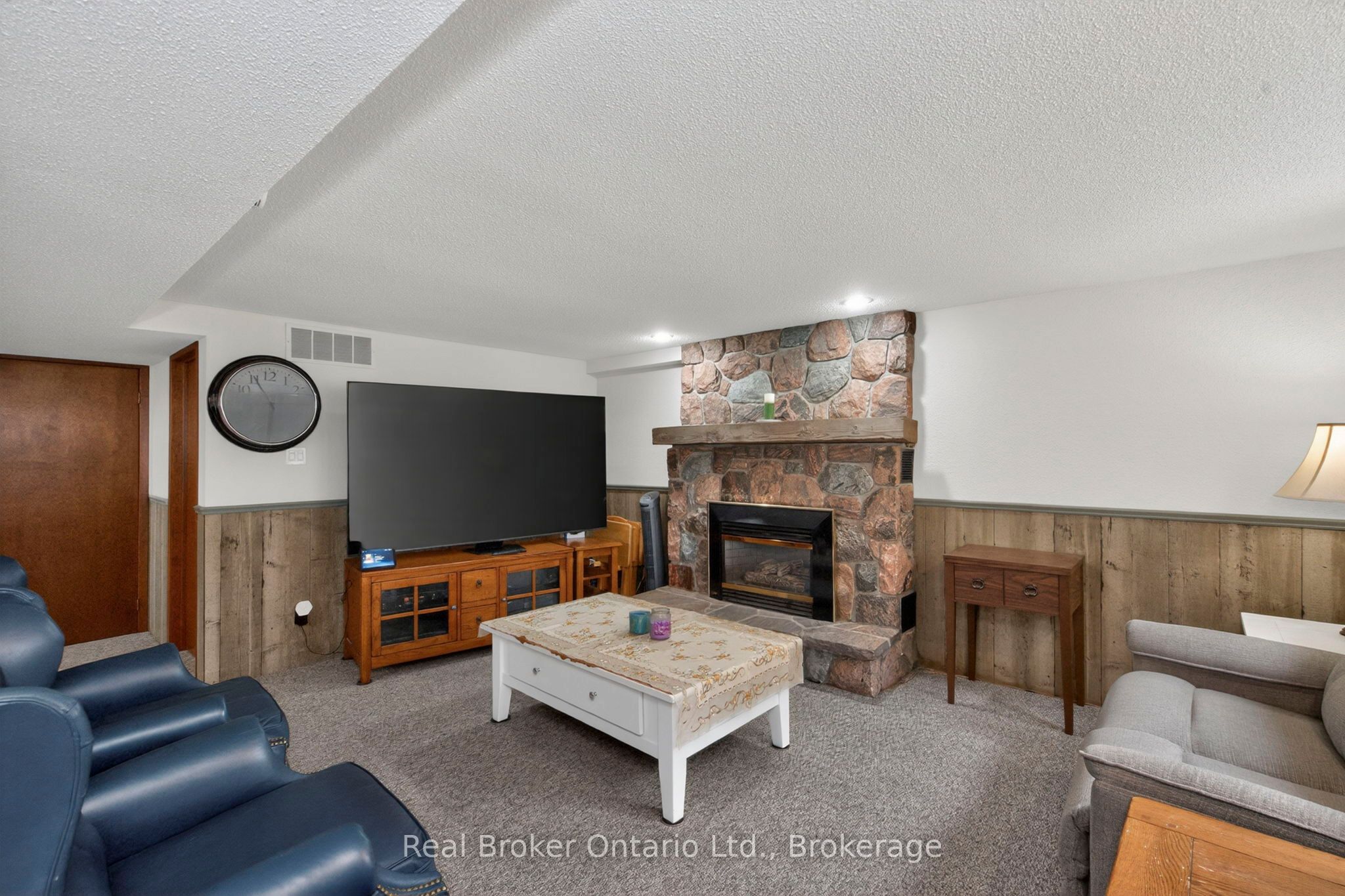 647 Manly Street Property Photo 21