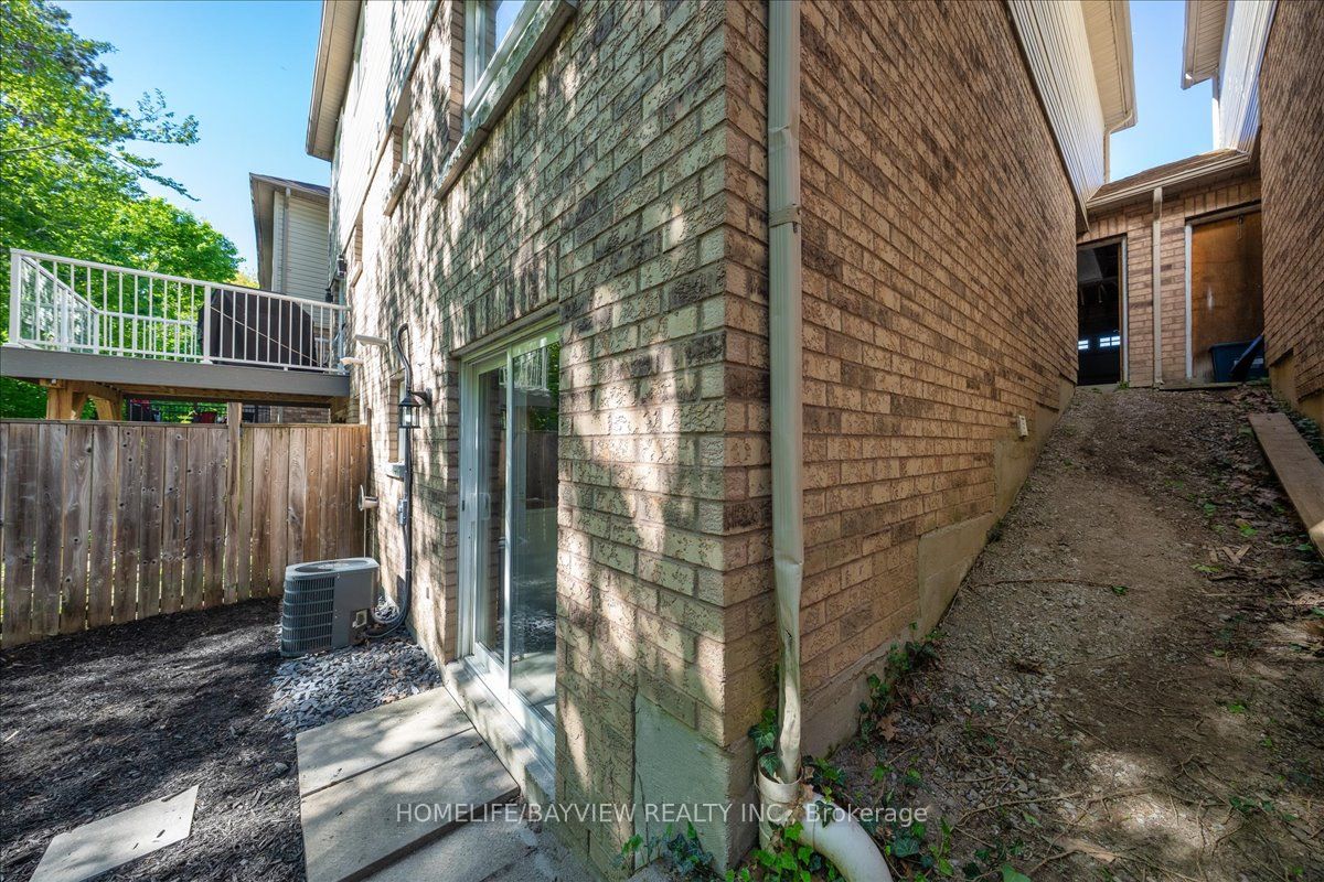 52 Hawthorne Crescent Property Photo 26