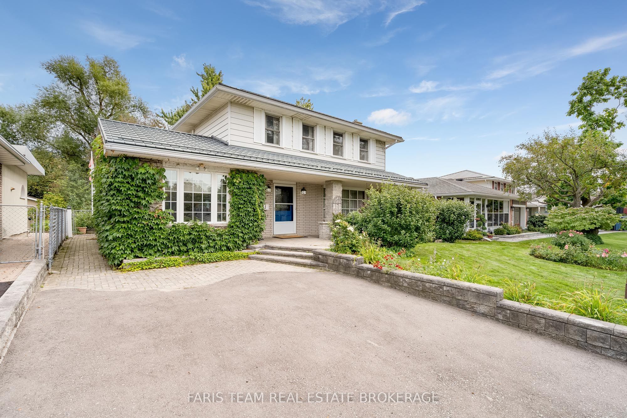 51 Davies Crescent Property Photo 3