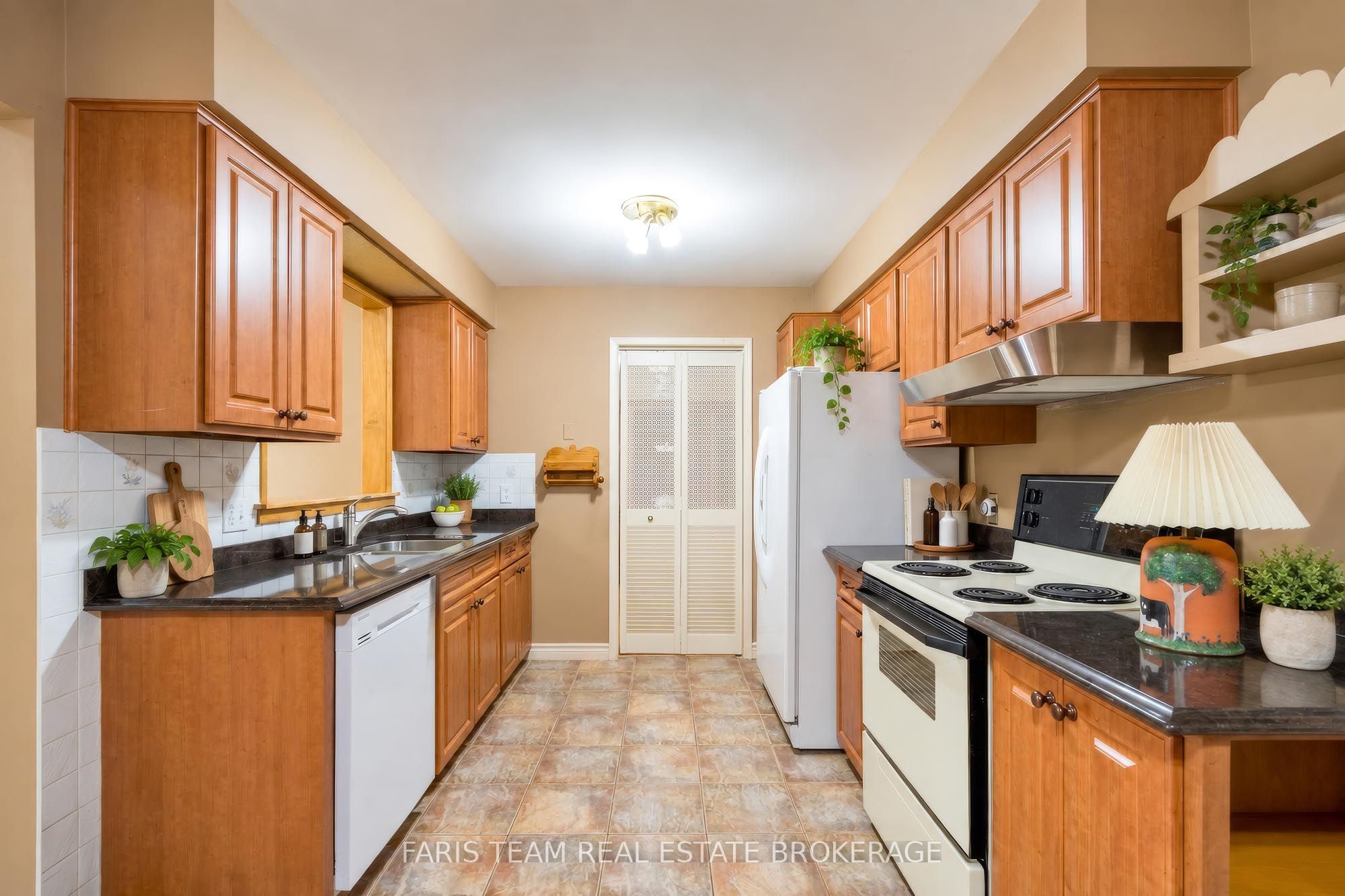 51 Davies Crescent Property Photo 6