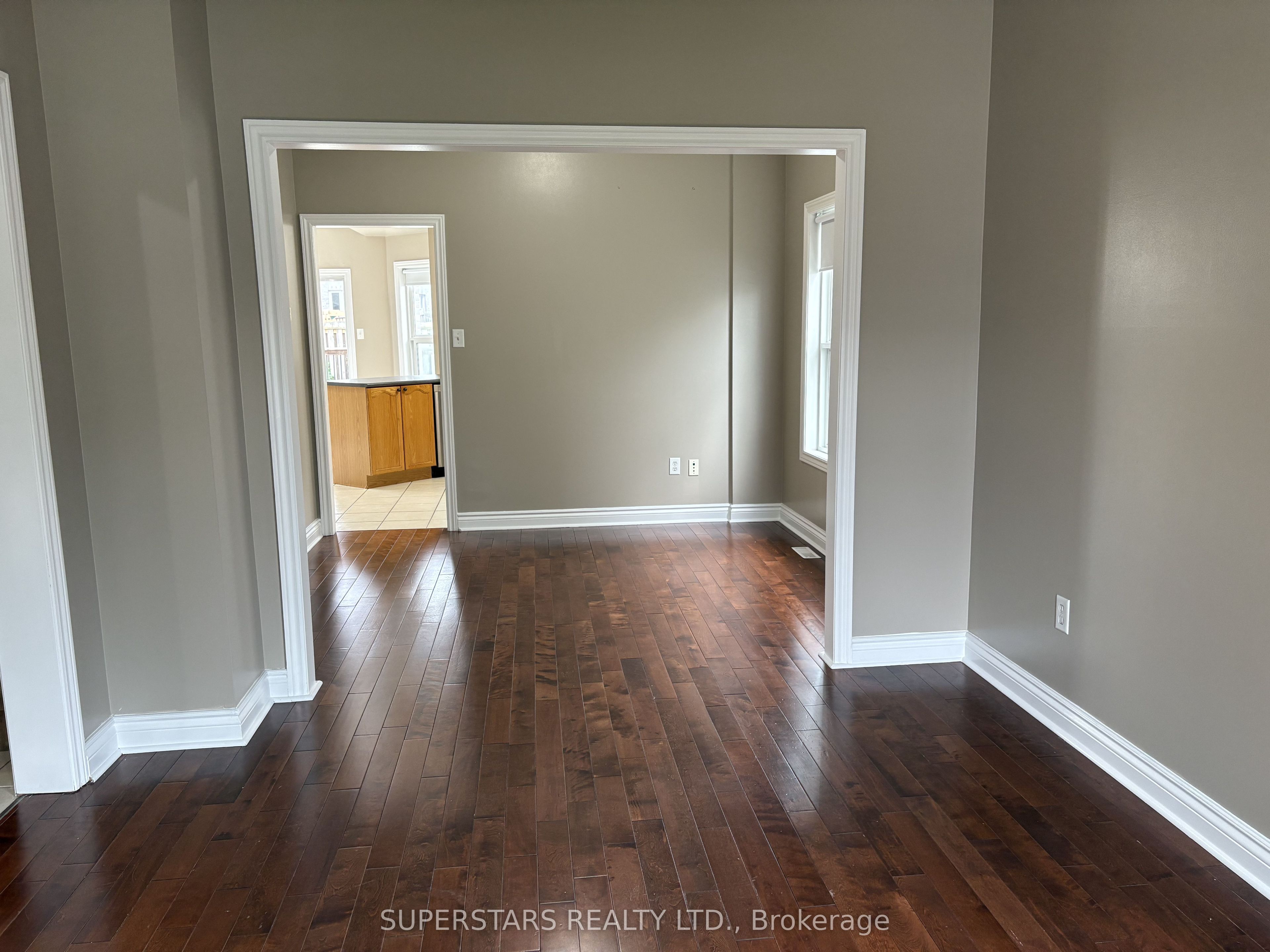 98 Joseph Crescent Property Photo 5