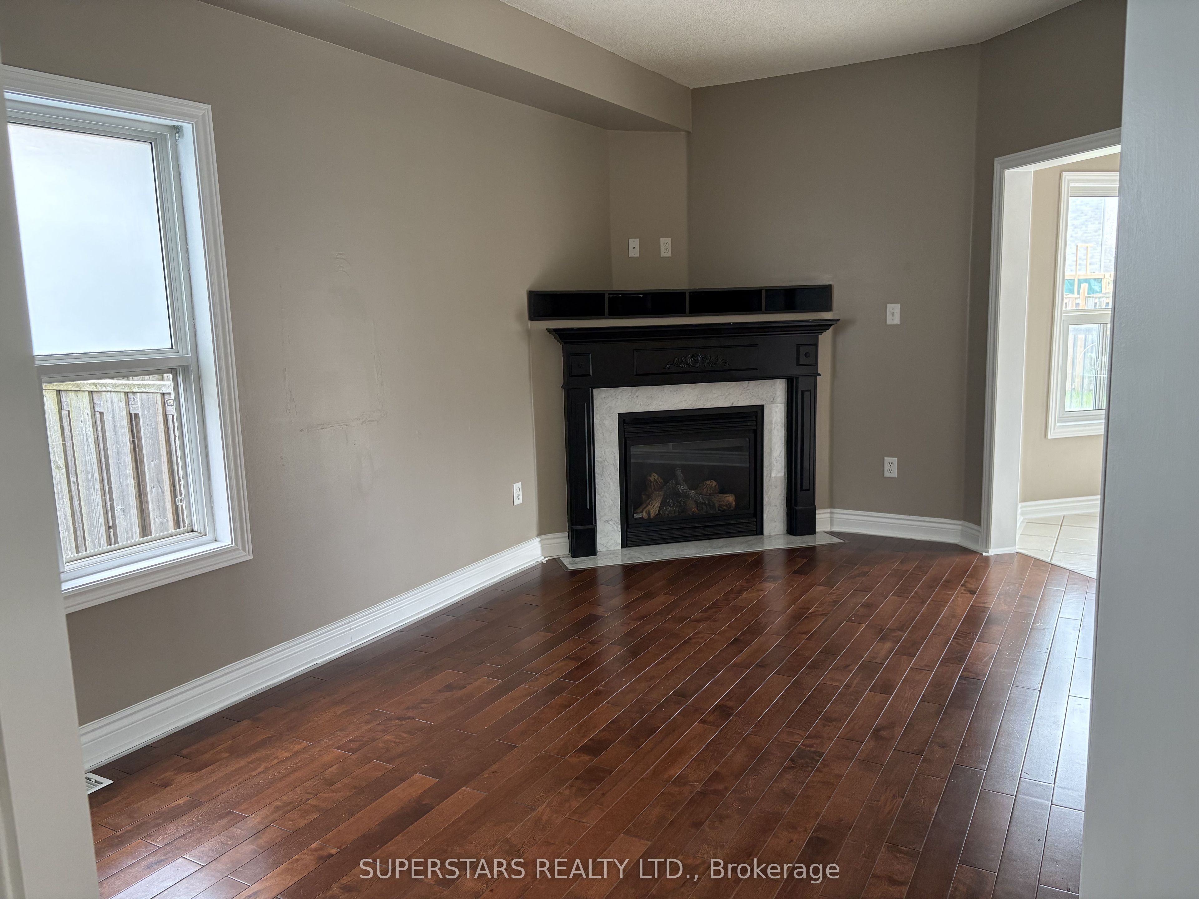 98 Joseph Crescent Property Photo 7