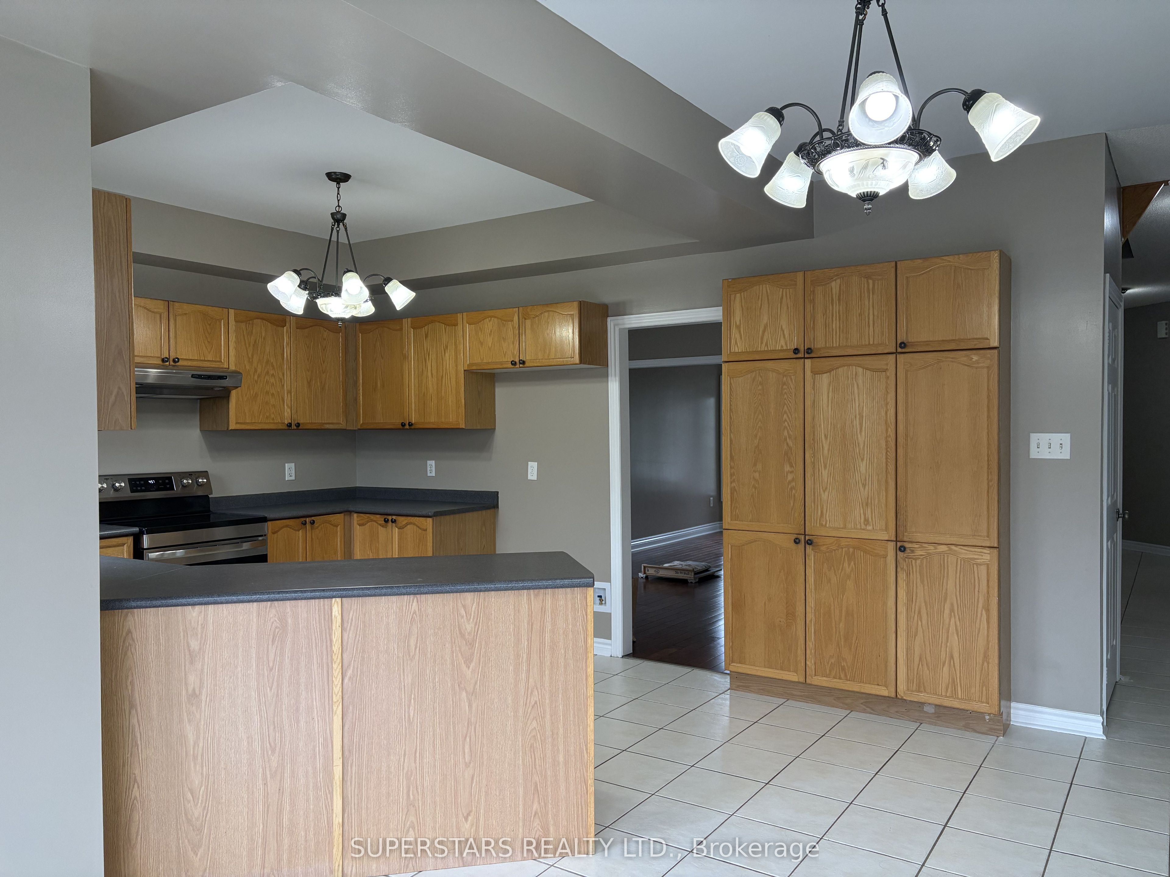 98 Joseph Crescent Property Photo 10