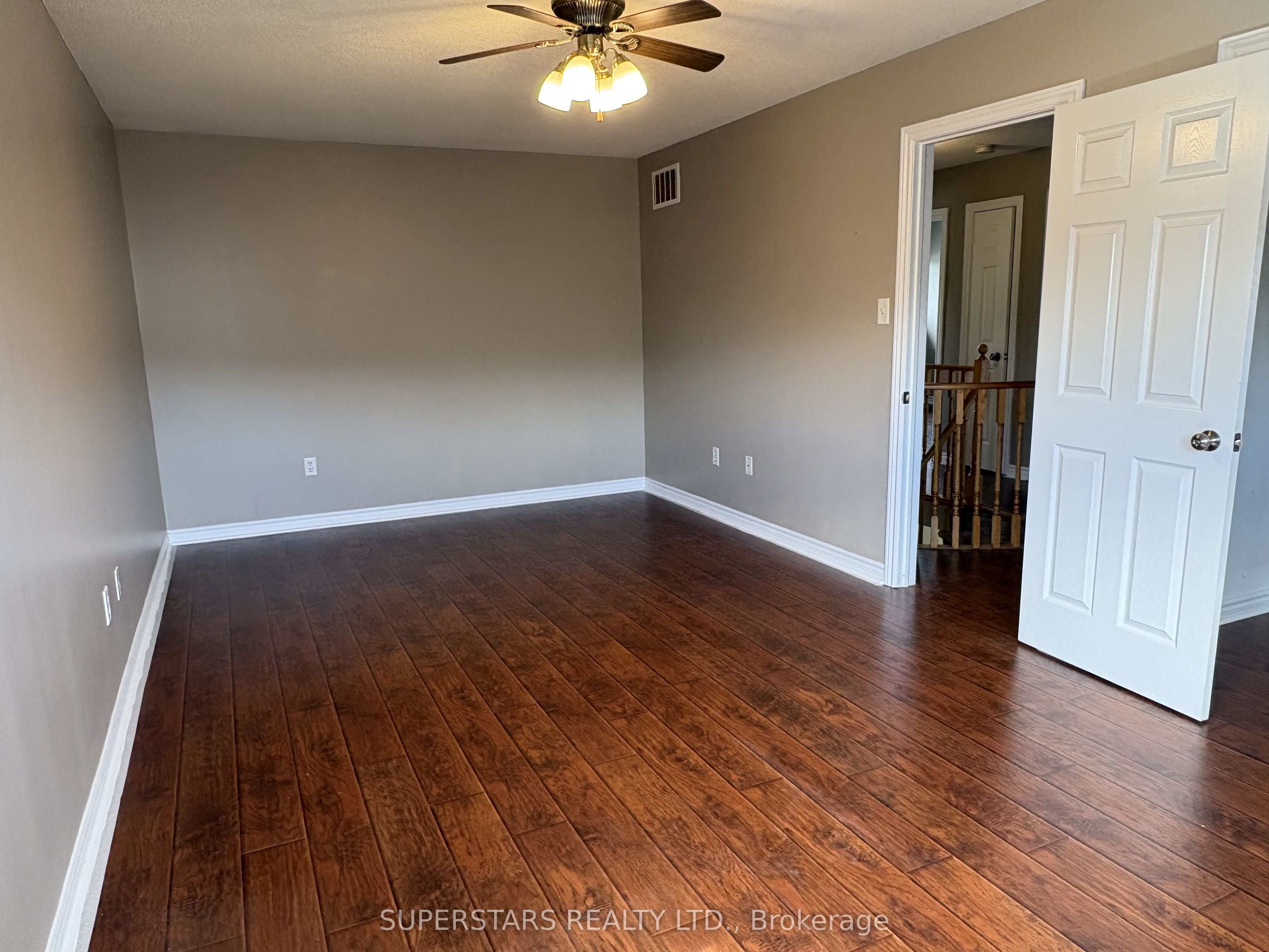 98 Joseph Crescent Property Photo 14