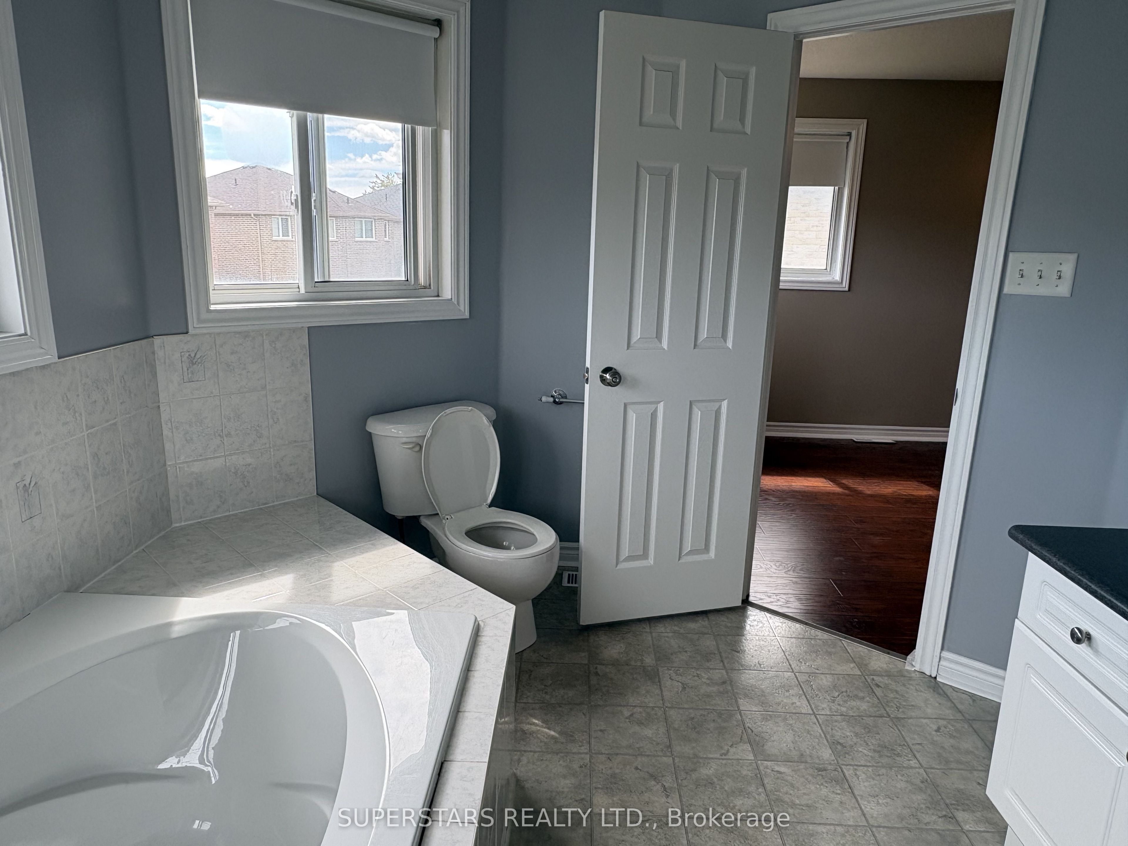 98 Joseph Crescent Property Photo 18