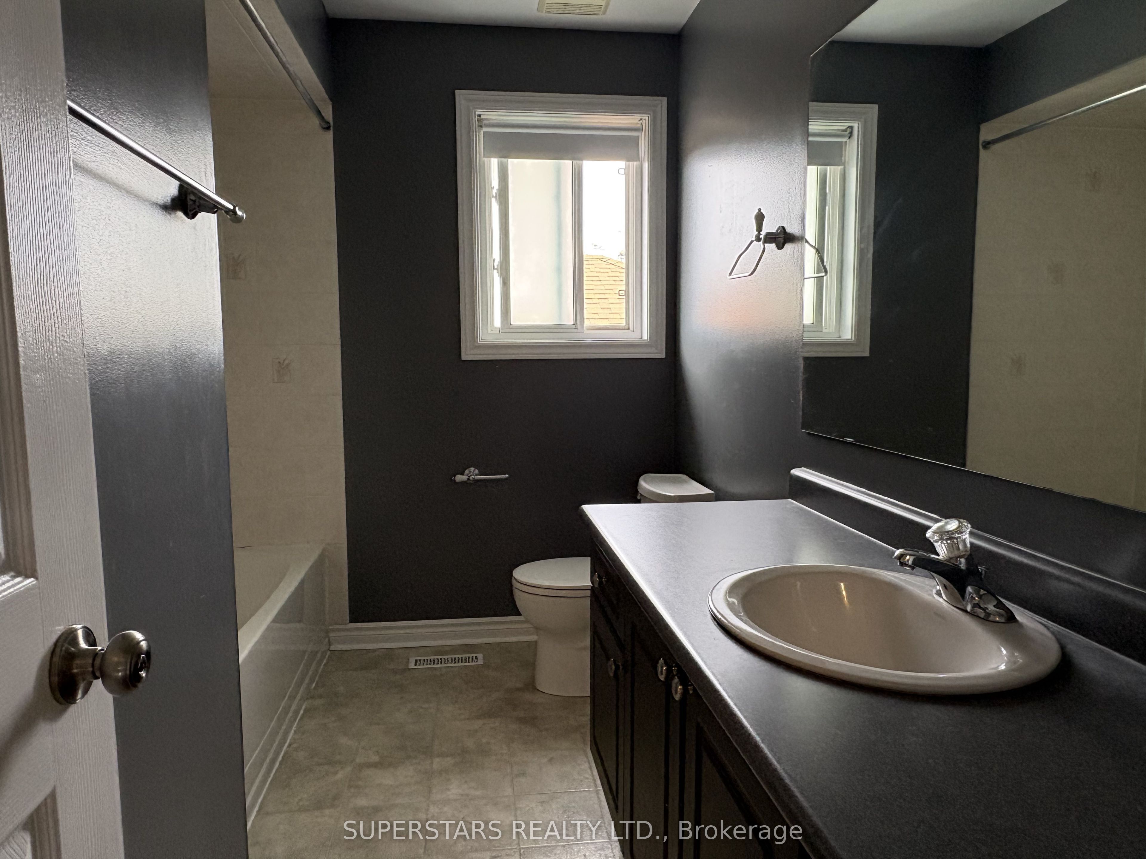 98 Joseph Crescent Property Photo 19