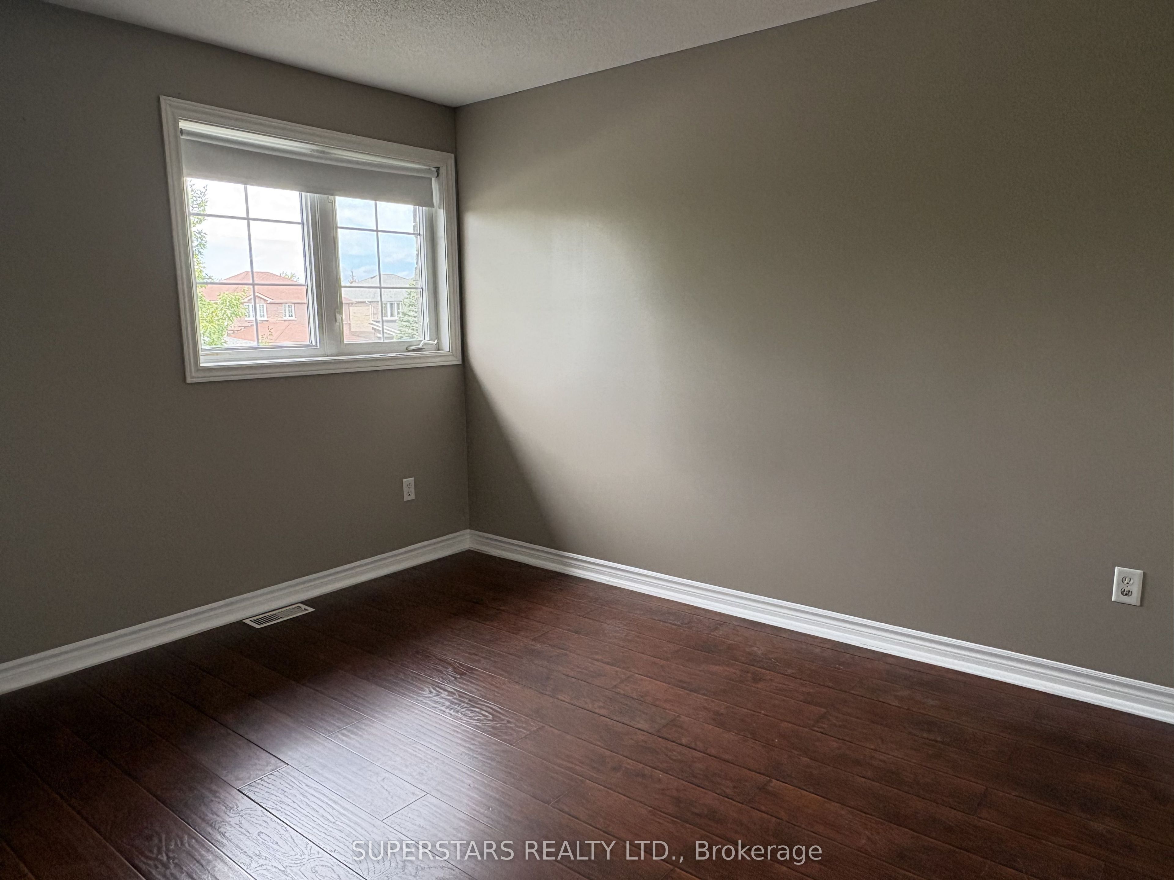98 Joseph Crescent Property Photo 20
