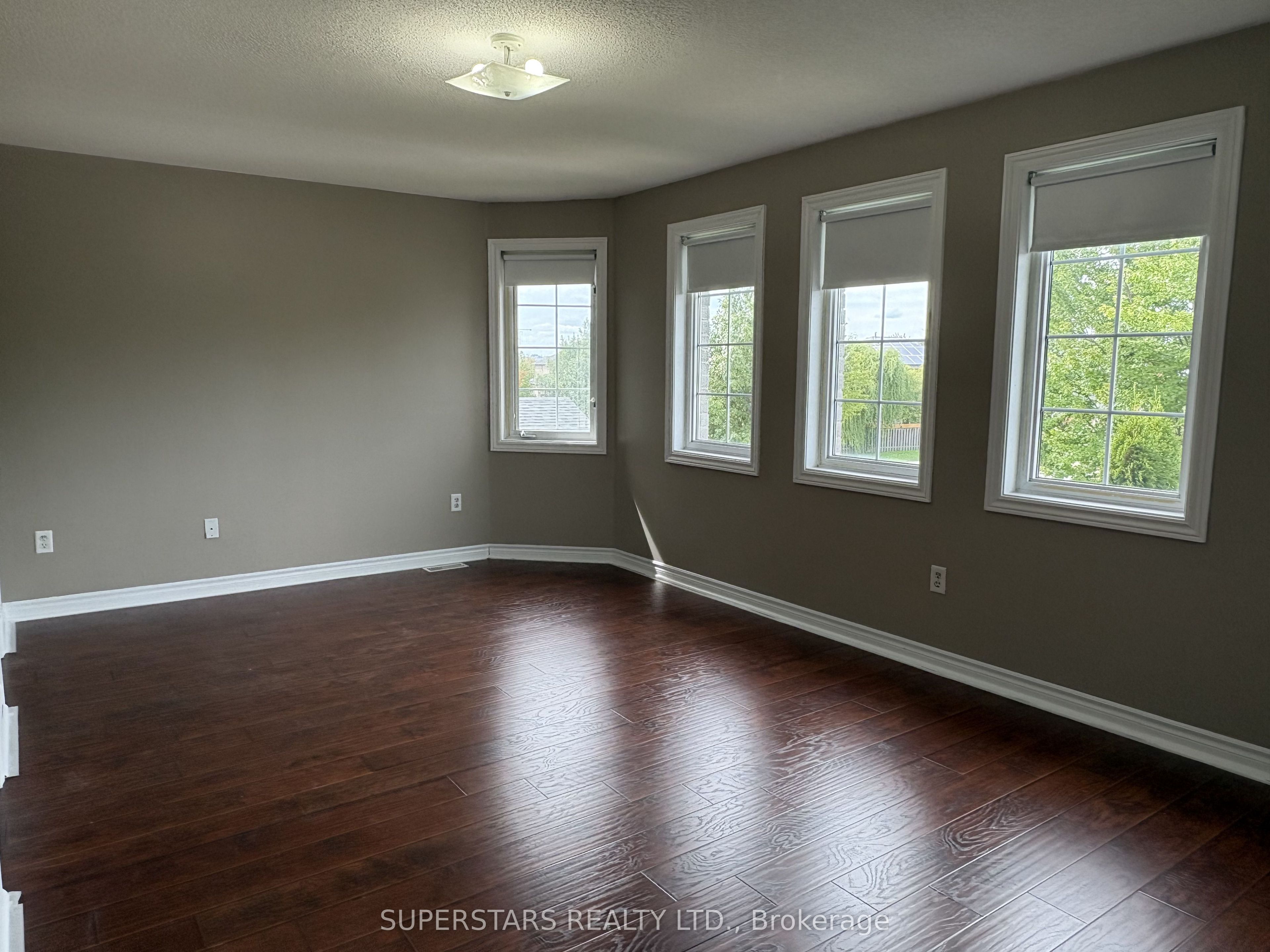 98 Joseph Crescent Property Photo 22