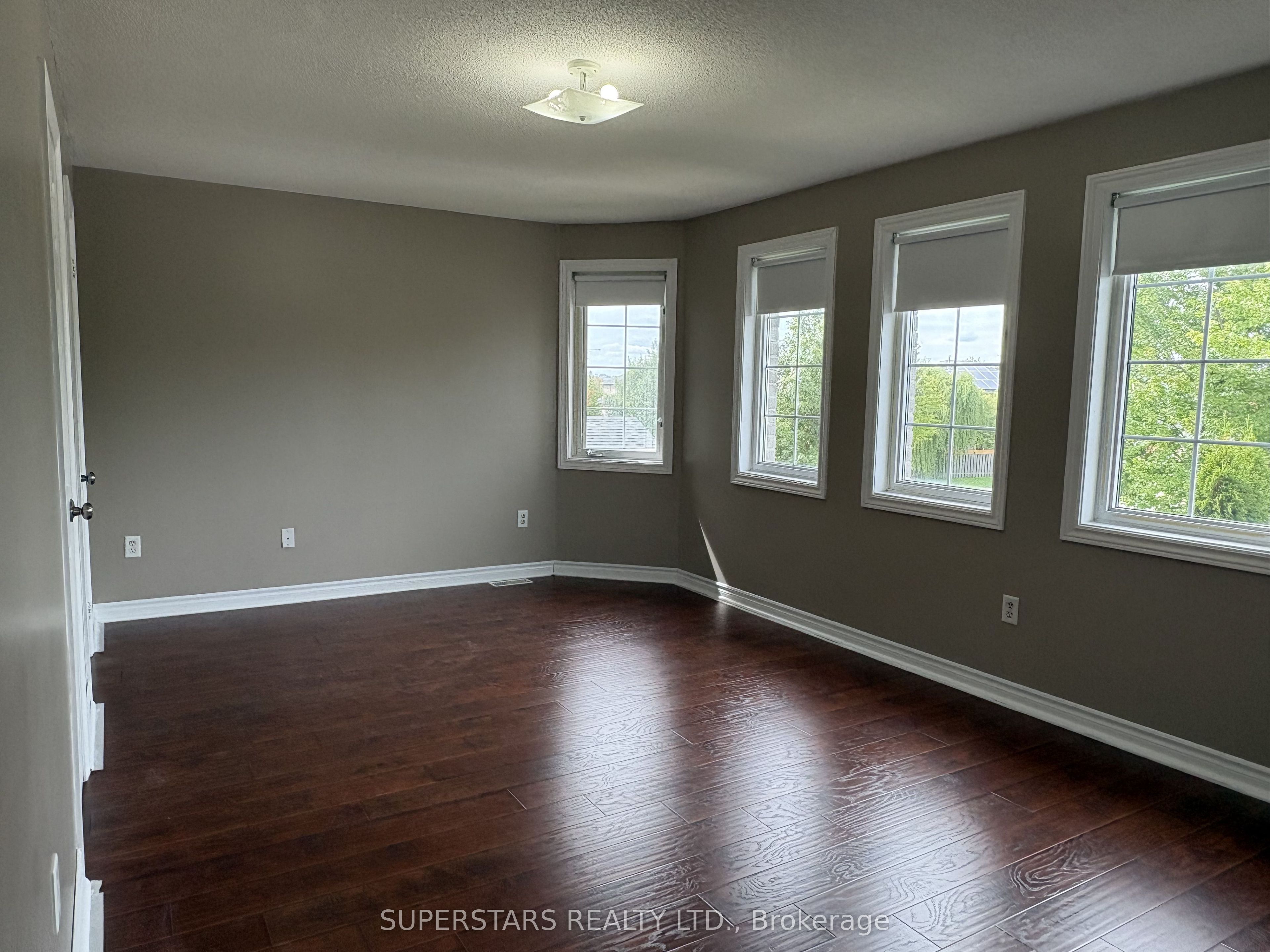 98 Joseph Crescent Property Photo 23