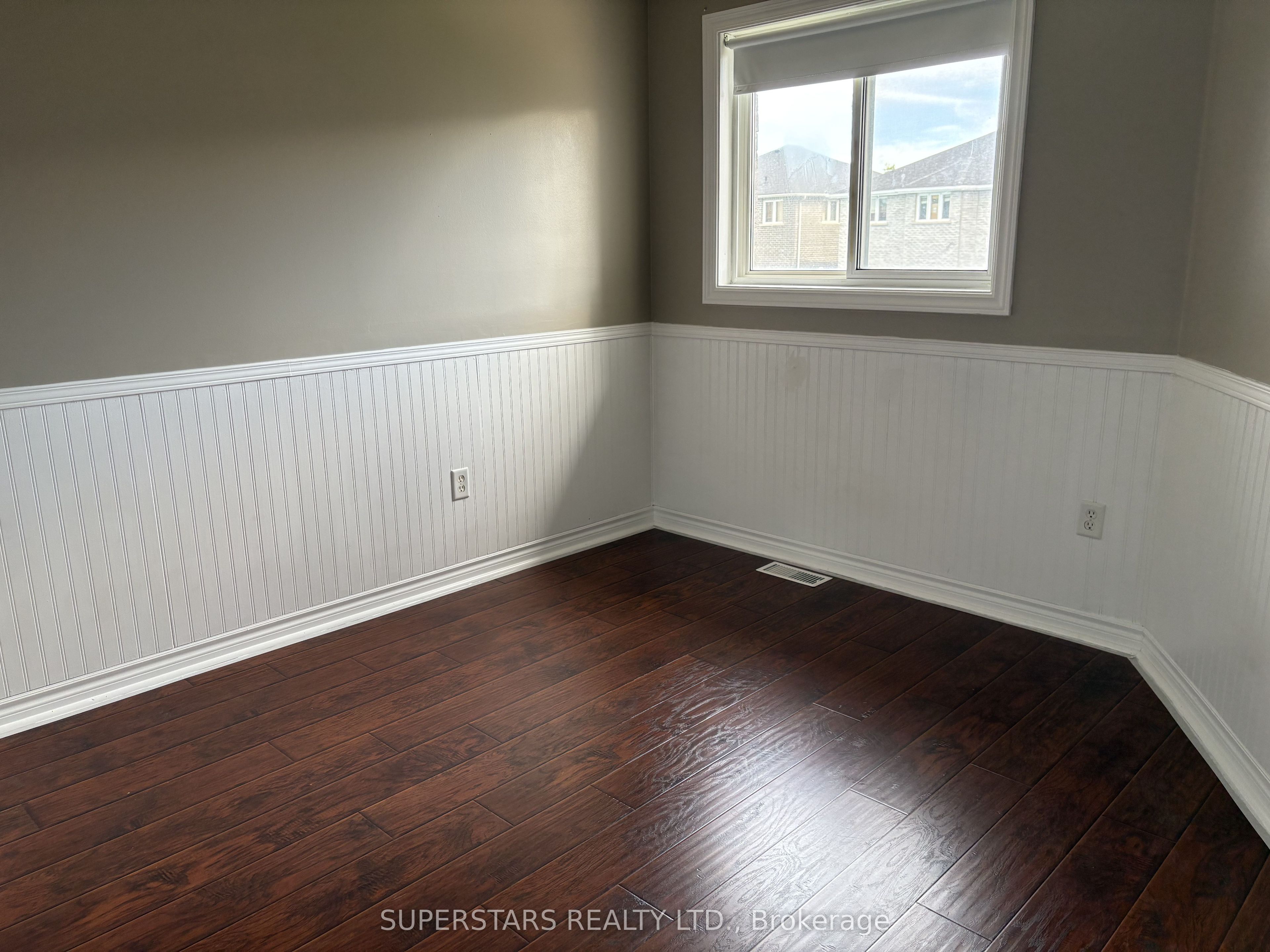 98 Joseph Crescent Property Photo 25