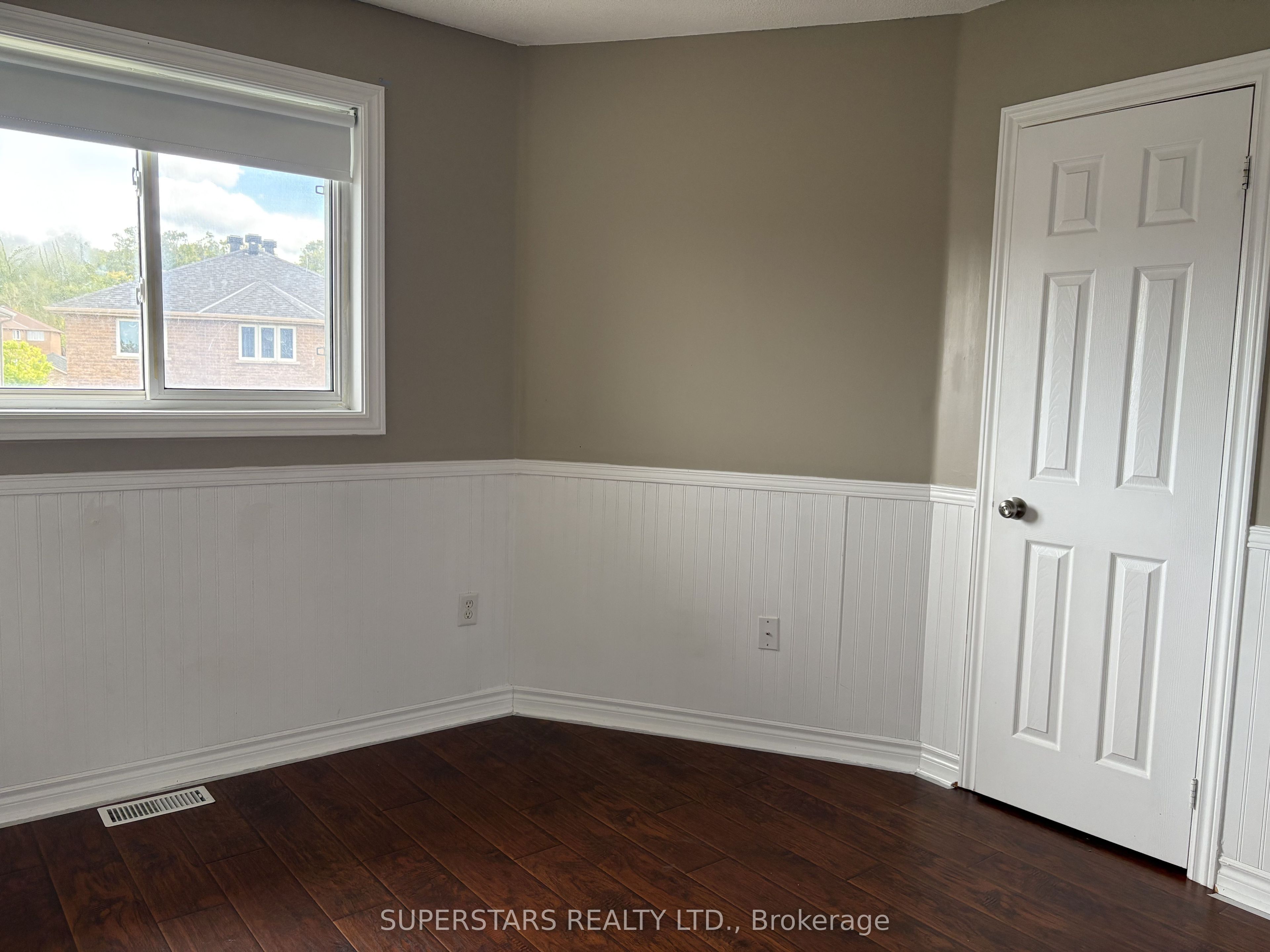 98 Joseph Crescent Property Photo 26