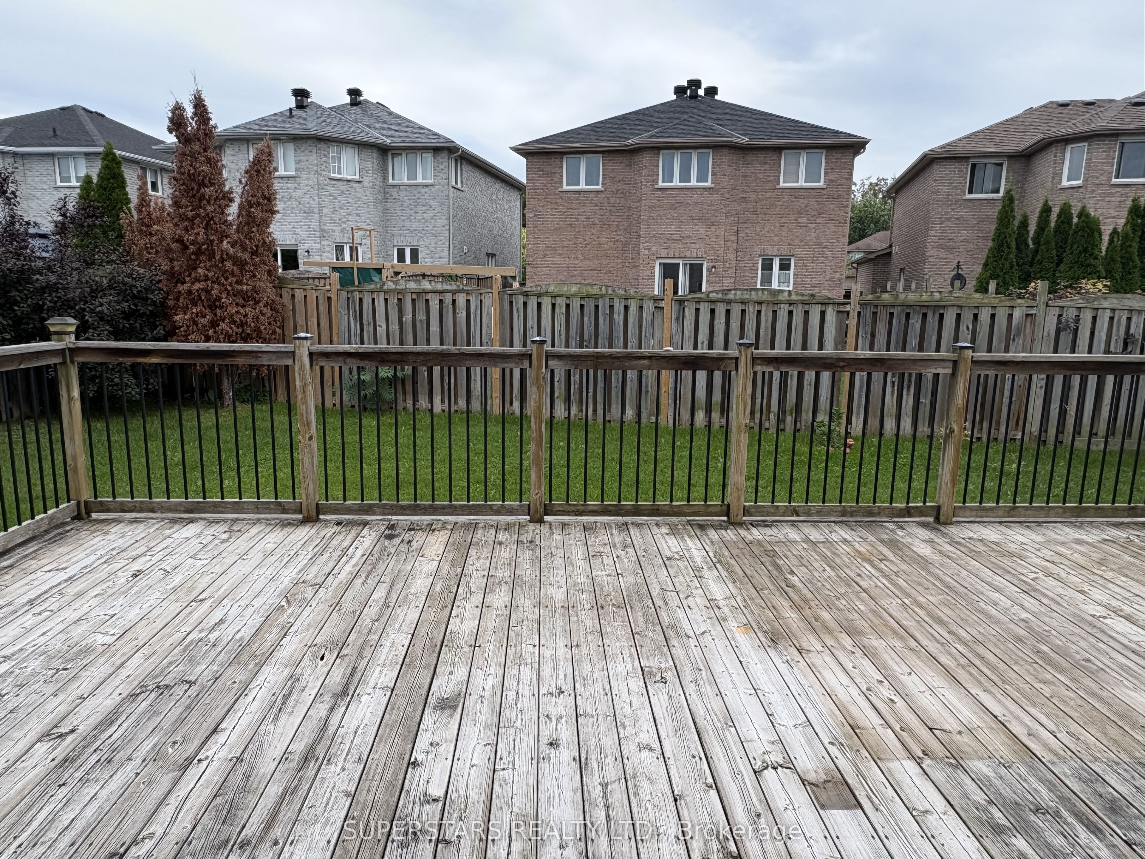 98 Joseph Crescent Property Photo 29