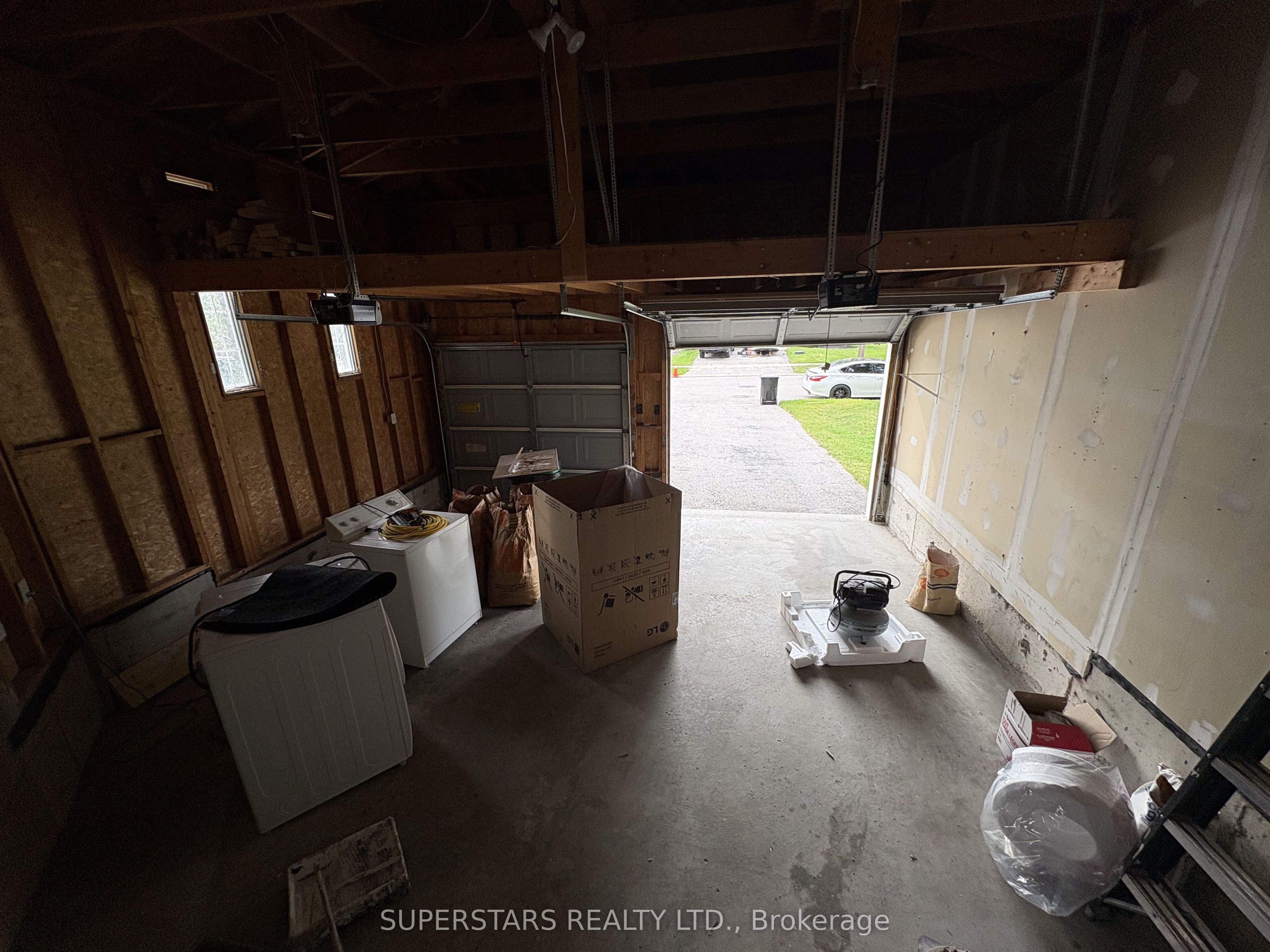 98 Joseph Crescent Property Photo 33
