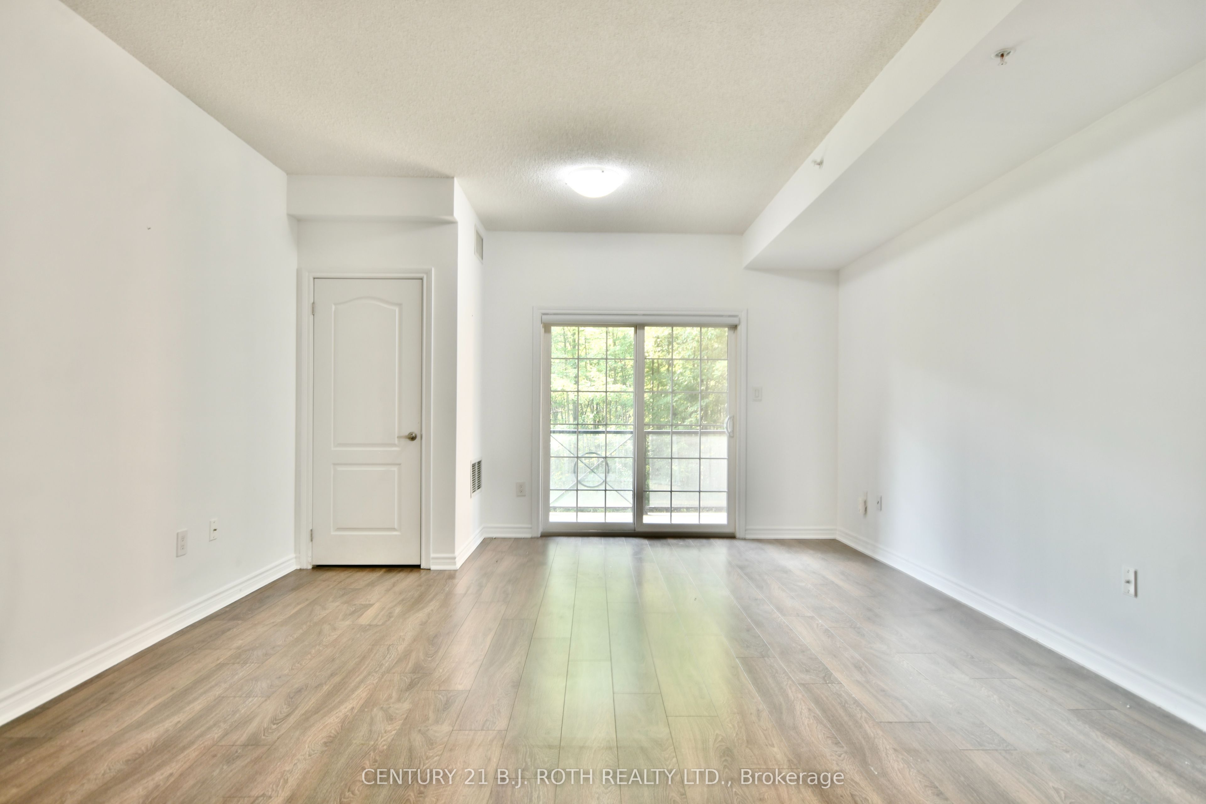 43 Ferndale Drive 104 Property Photo 13