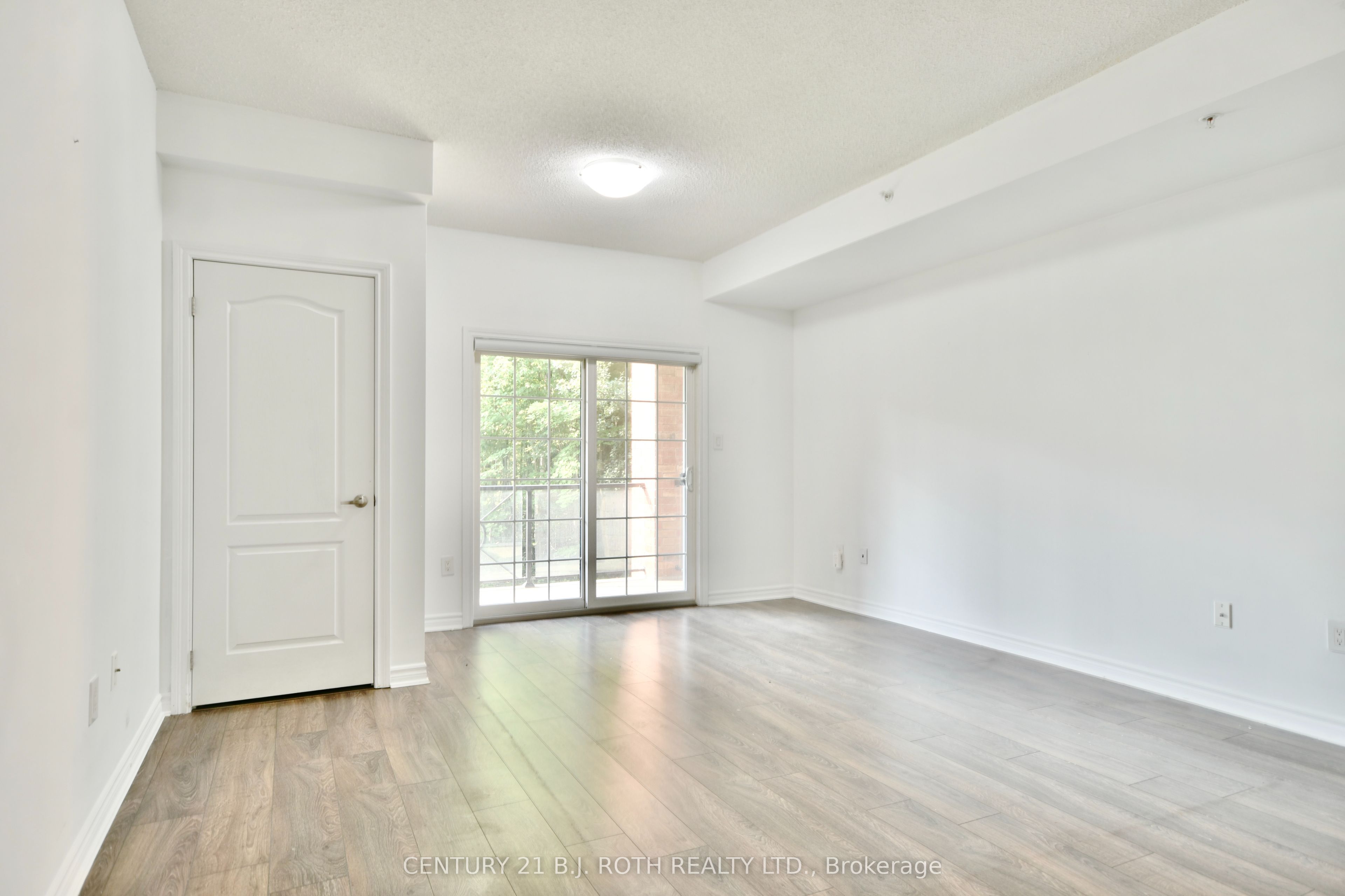 43 Ferndale Drive 104 Property Photo 14