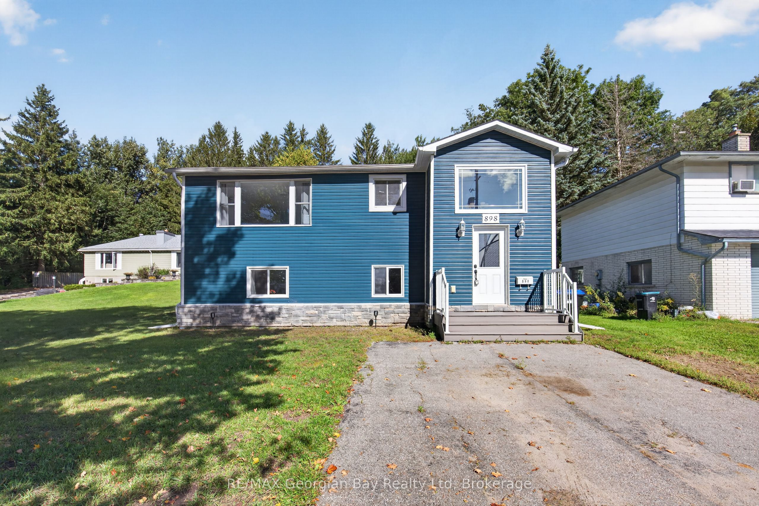 898 Yonge Street Property Photo 1
