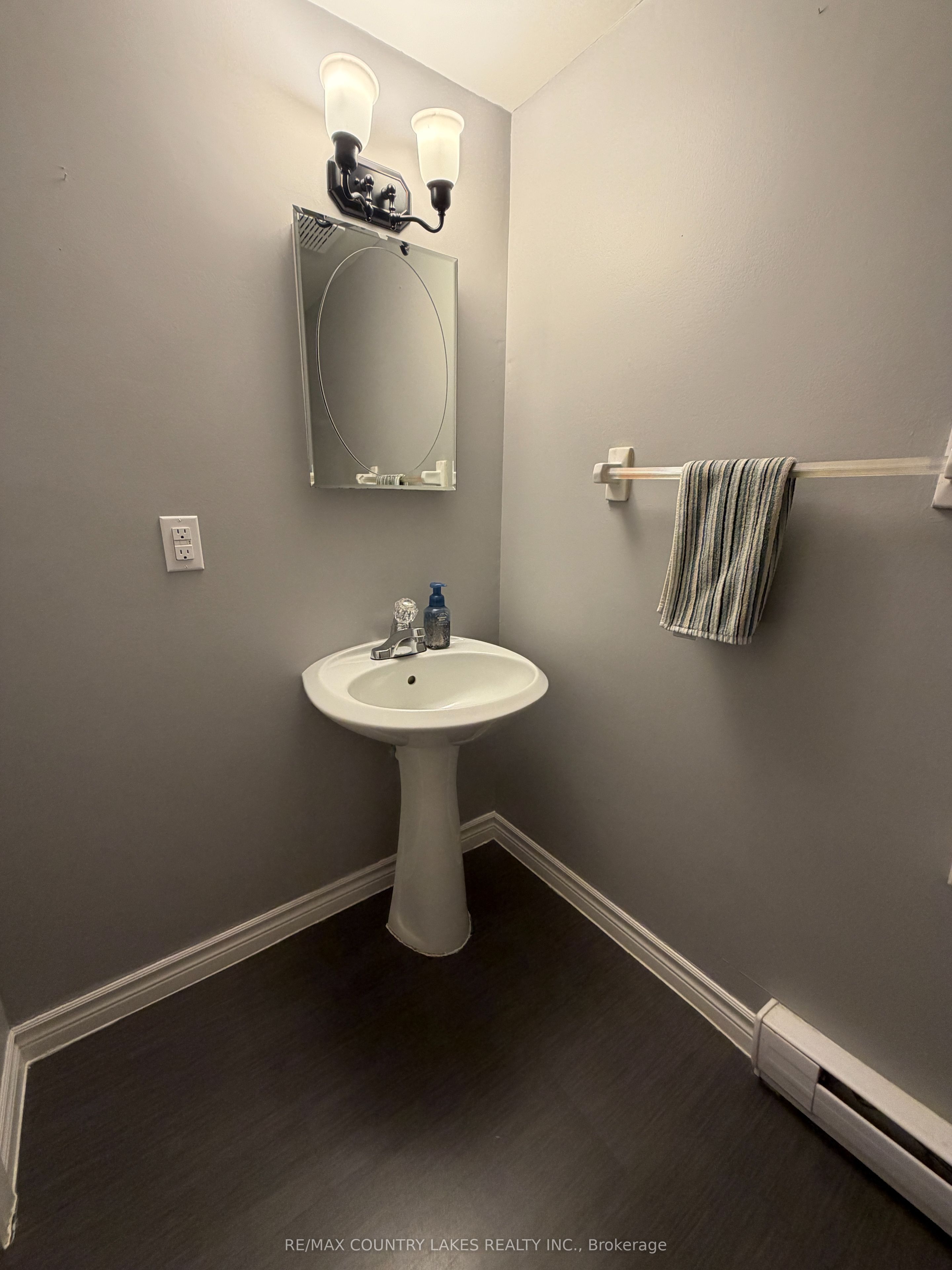 30 Laguna Parkway 12 Property Photo 6