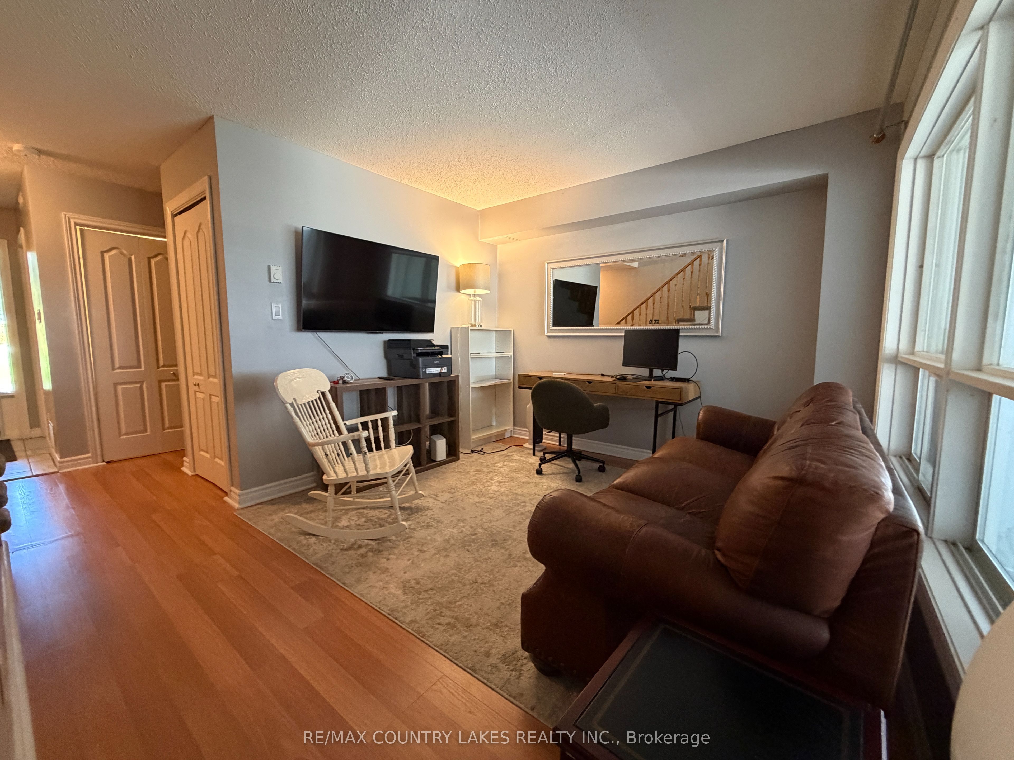 30 Laguna Parkway 12 Property Photo 9