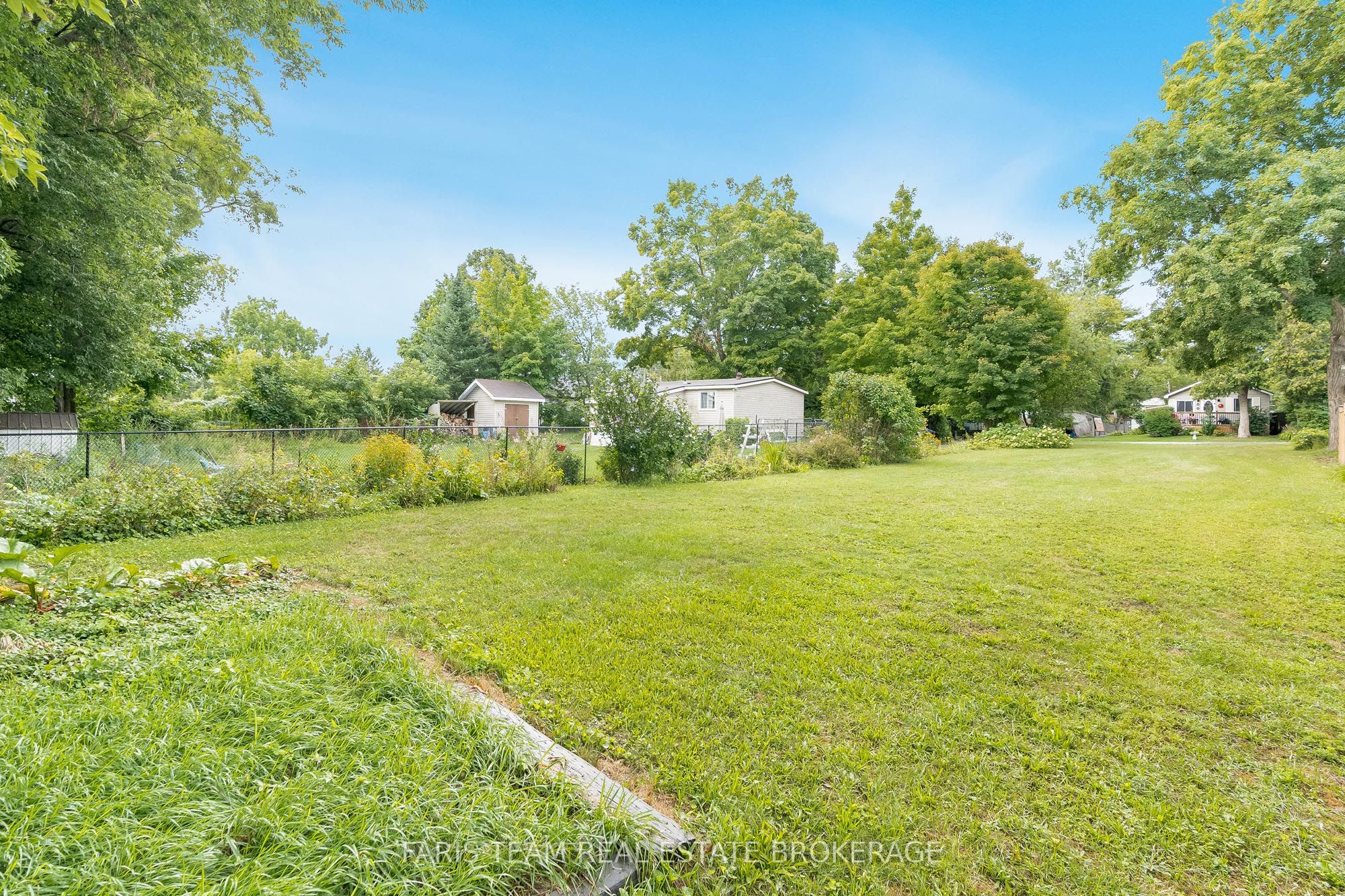 305 Ouida Street Property Photo 6