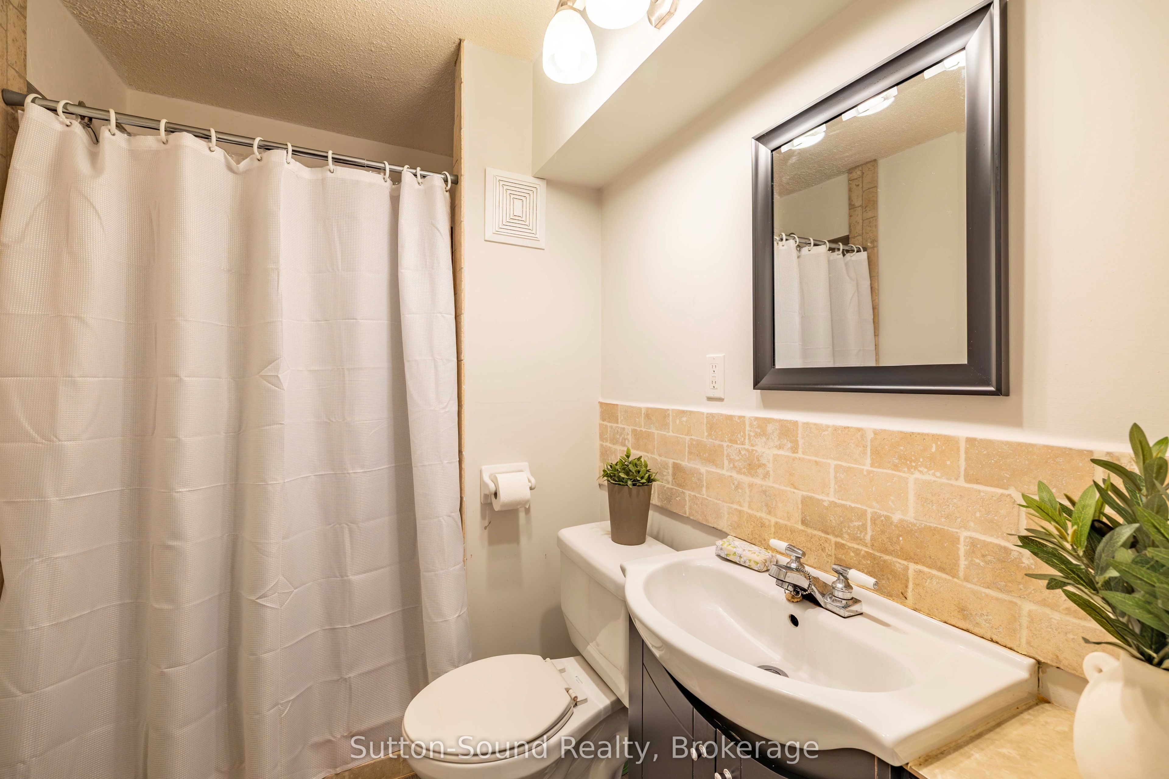 307 Fourth Street W Property Photo 20