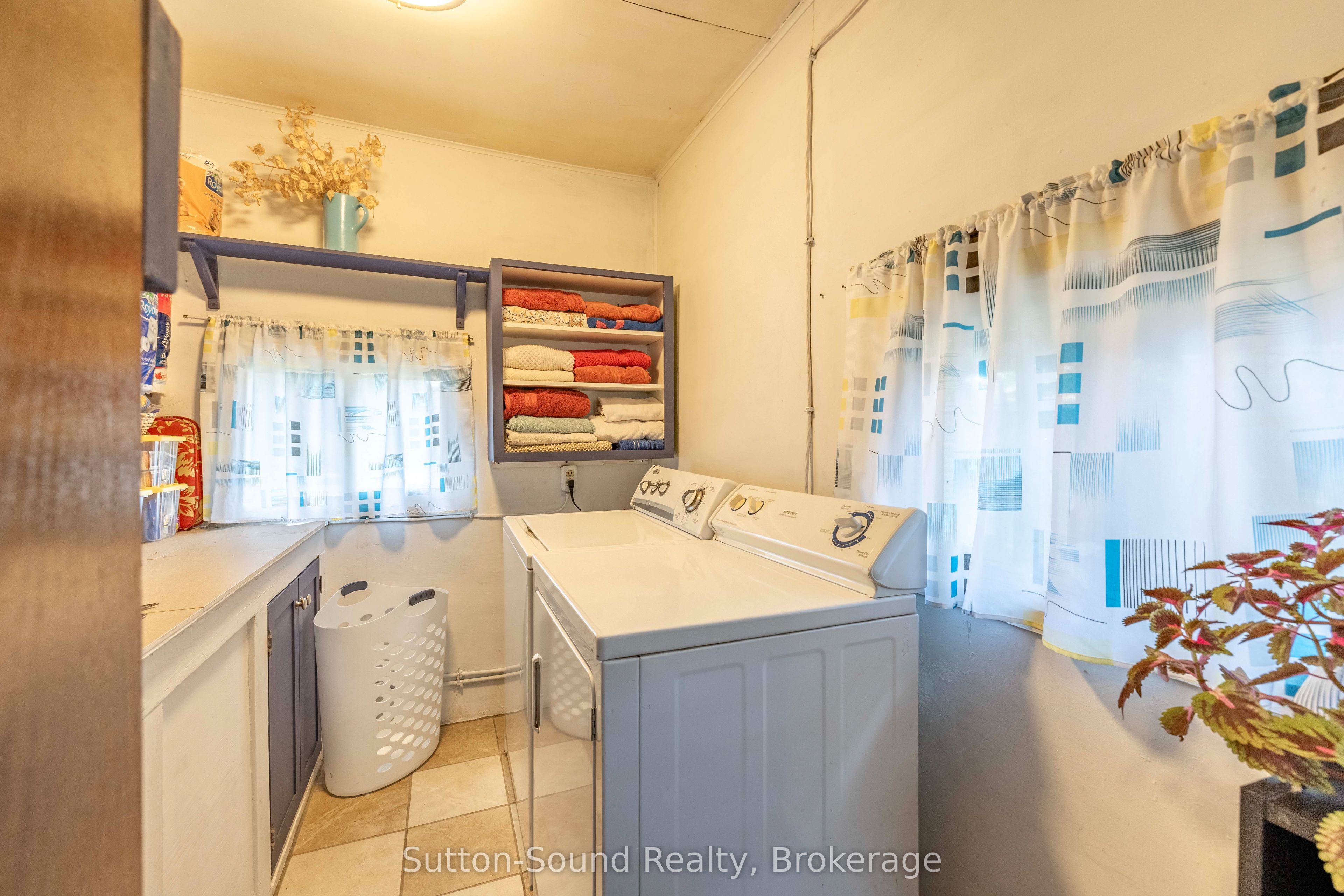 307 Fourth Street W Property Photo 21
