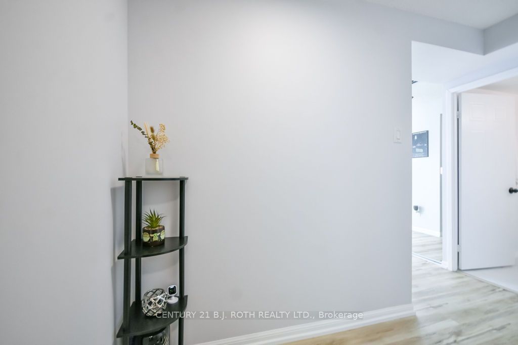 75 Ellen Street 1102 Property Photo 13