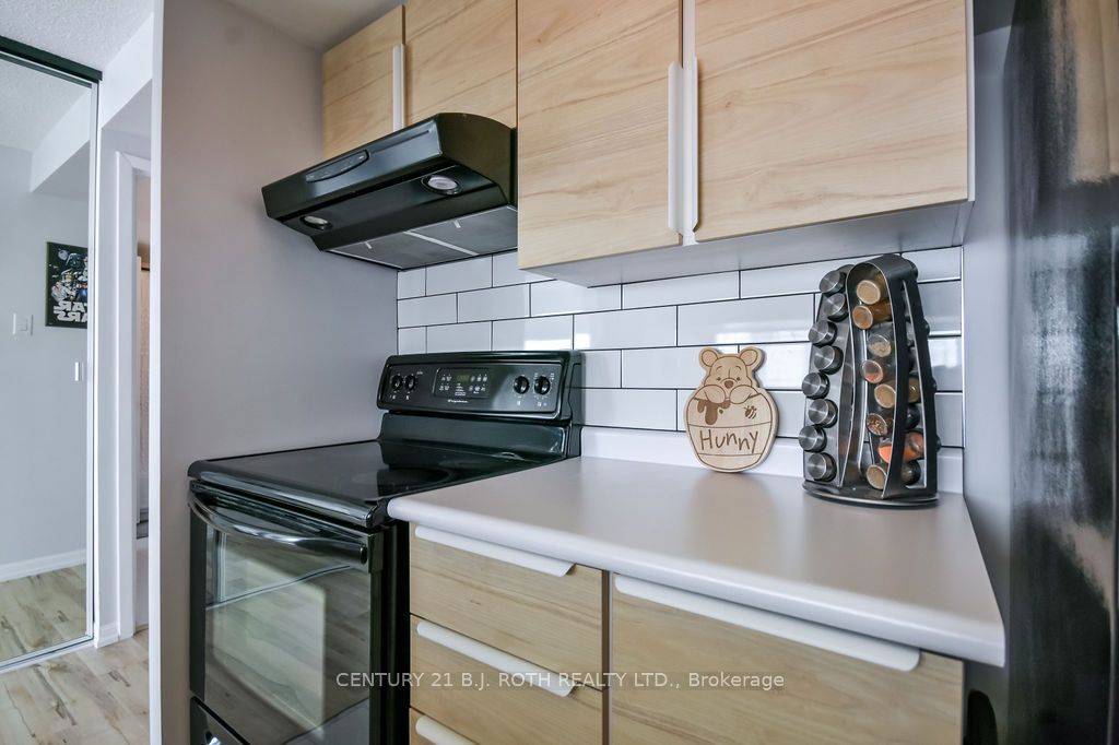 75 Ellen Street 1102 Property Photo 20