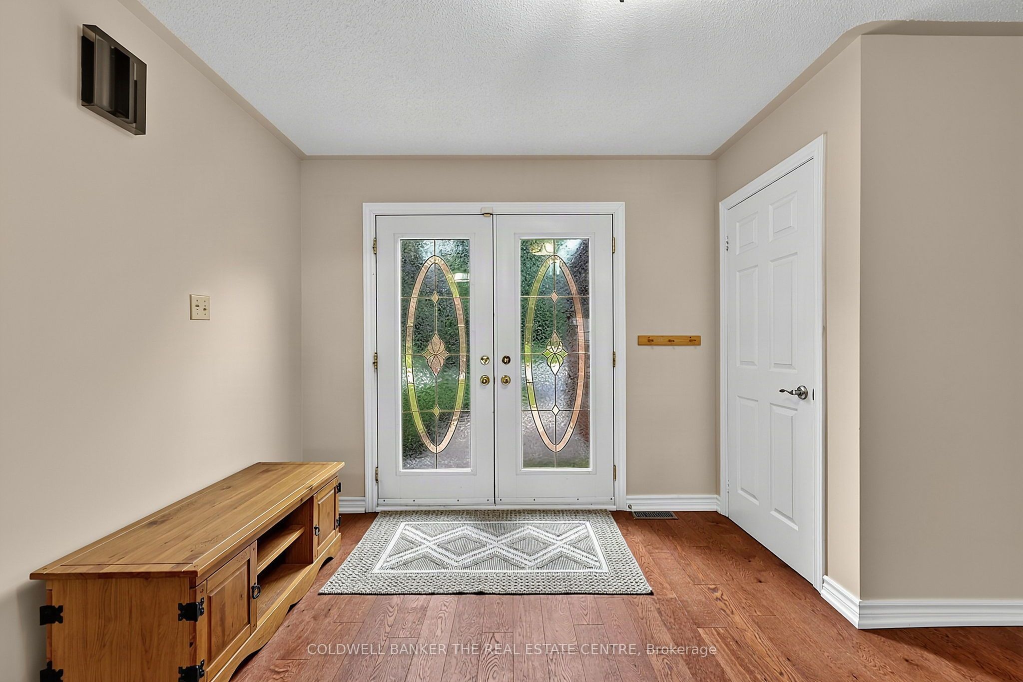 37 Falling Brook Drive Property Photo 2
