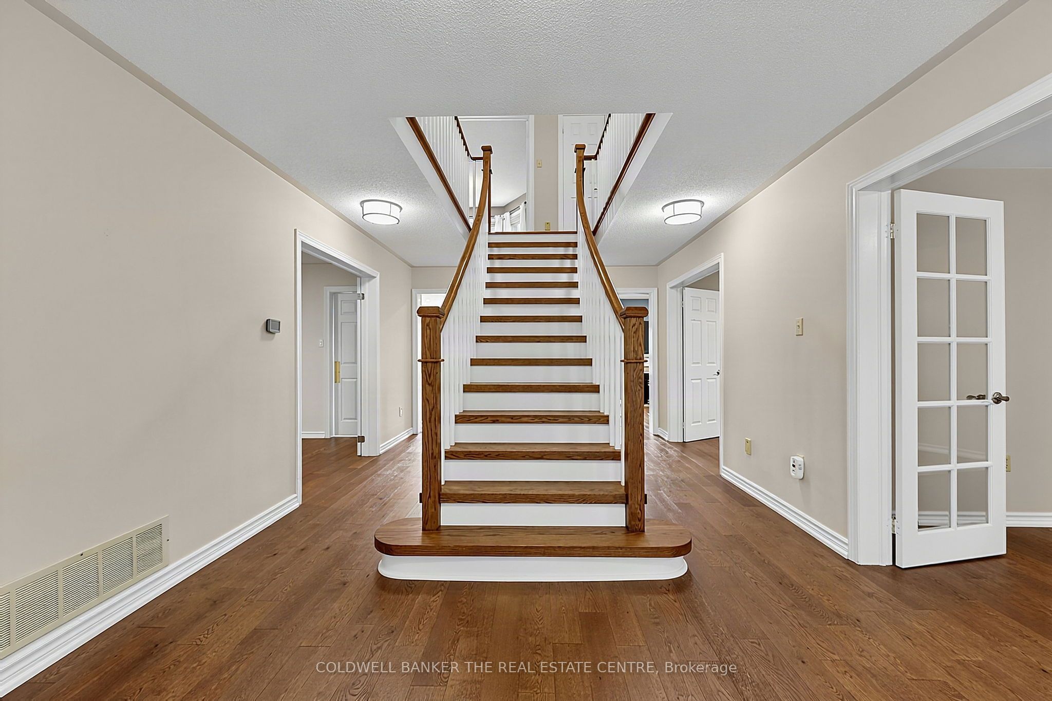 37 Falling Brook Drive Property Photo 3