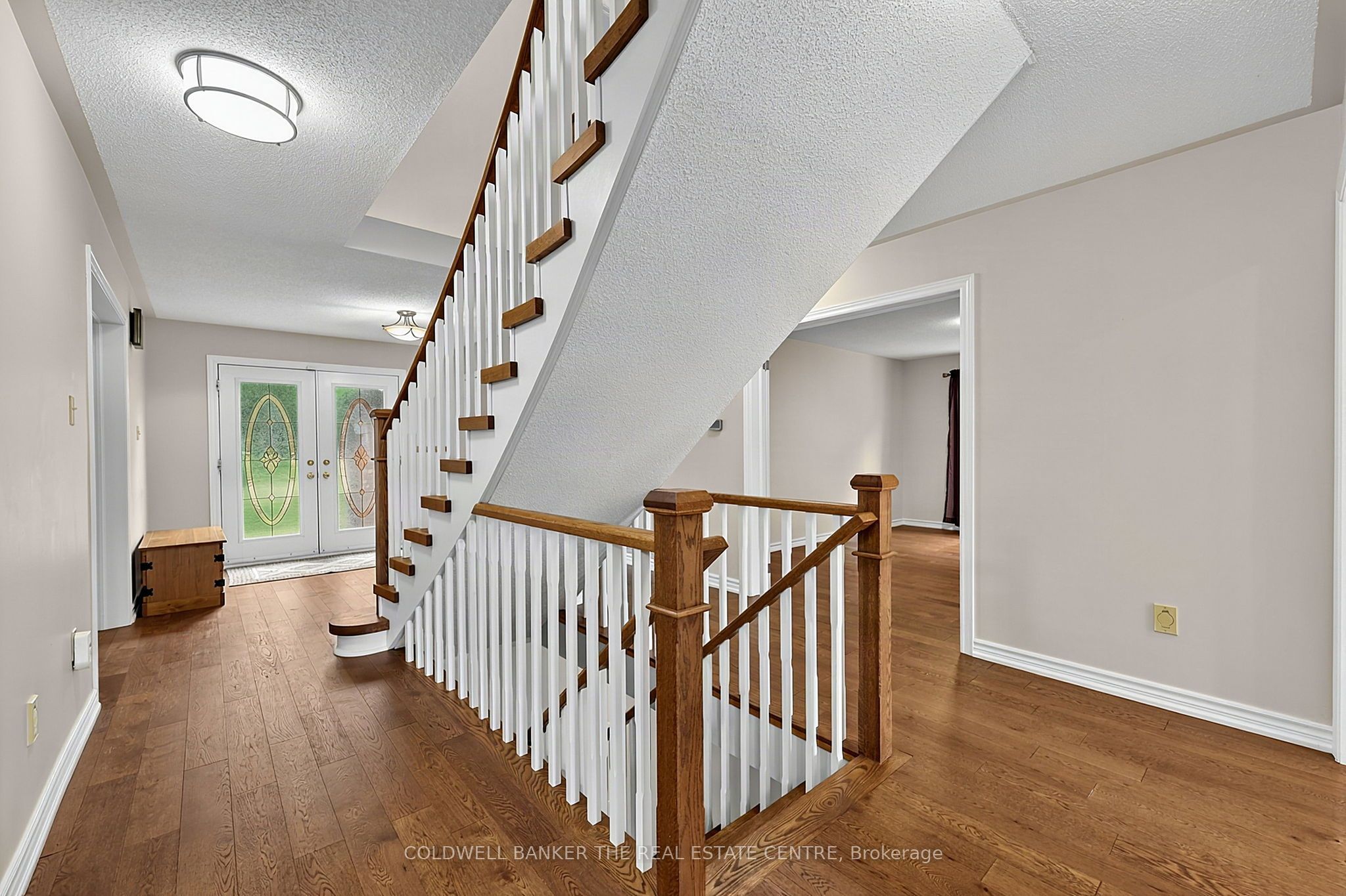 37 Falling Brook Drive Property Photo 4