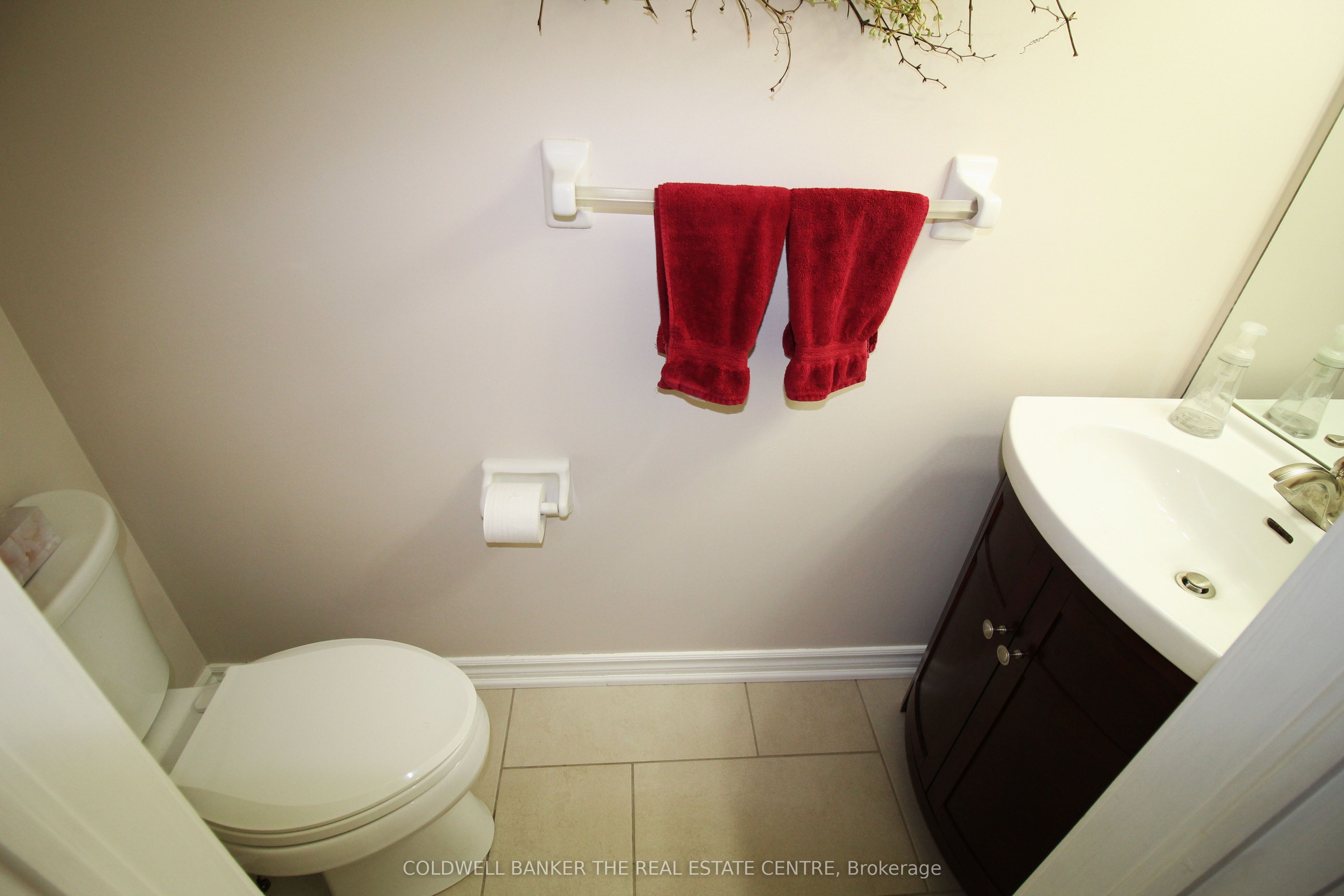 37 Falling Brook Drive Property Photo 5