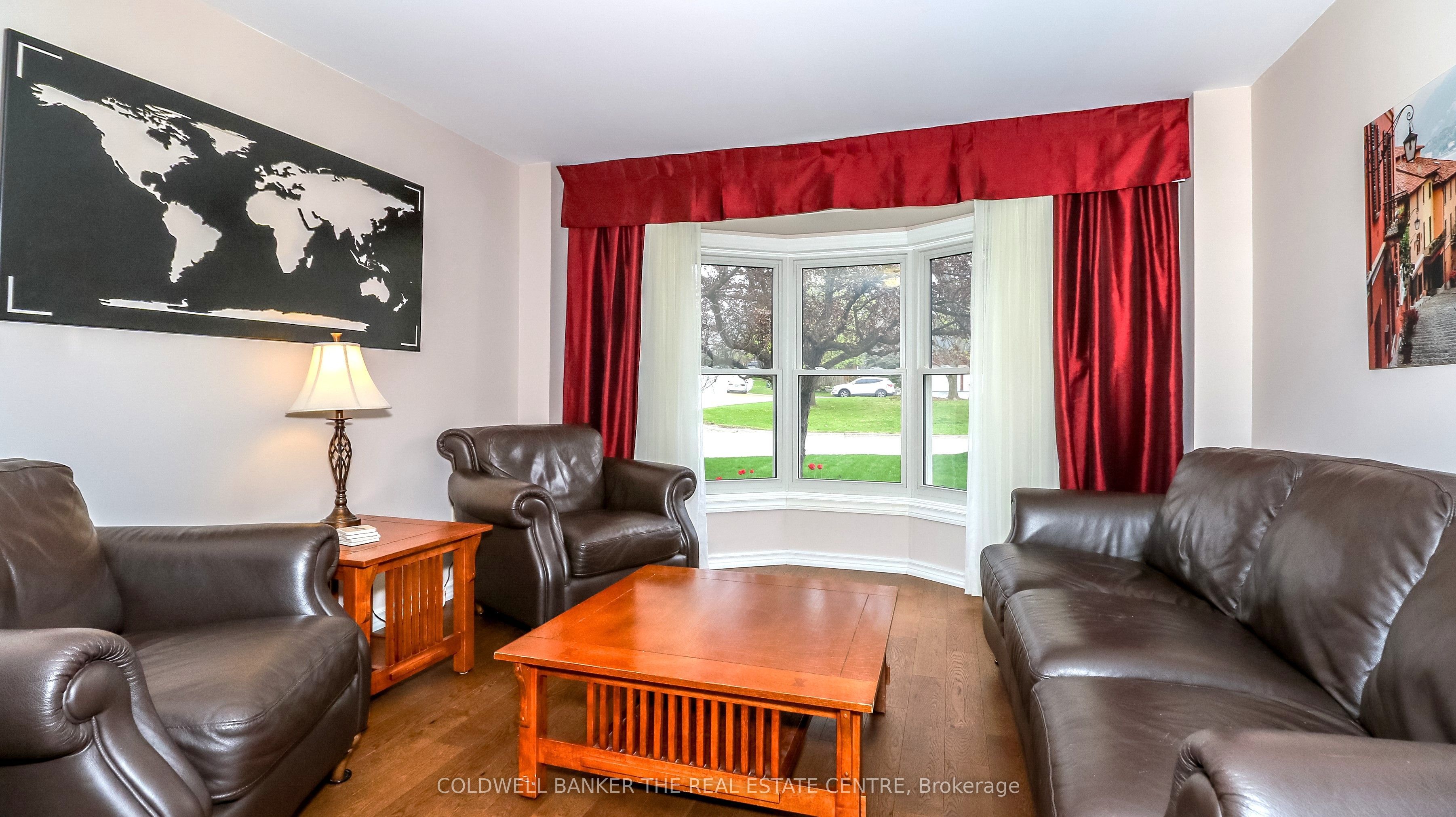 37 Falling Brook Drive Property Photo 6