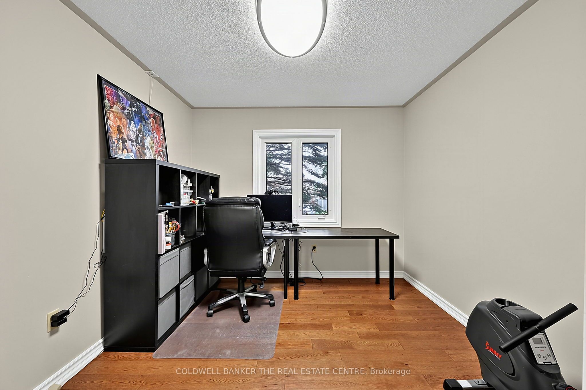 37 Falling Brook Drive Property Photo 10