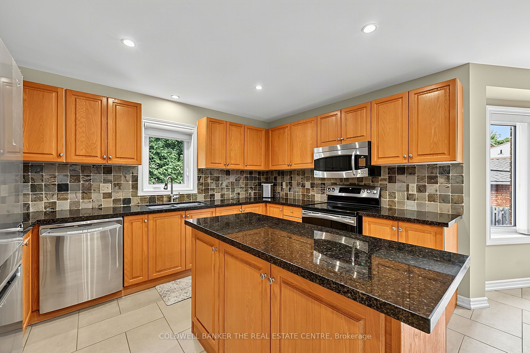 37 Falling Brook Drive Property Photo 15