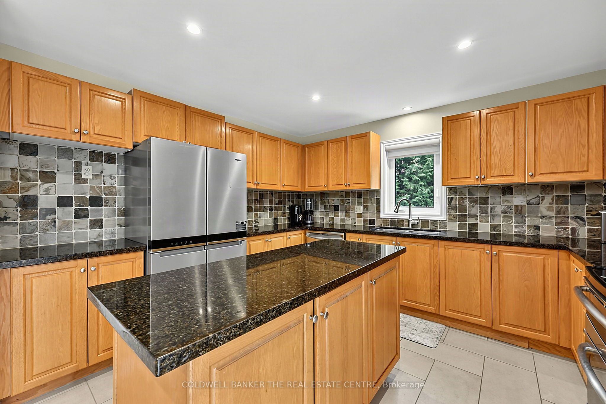 37 Falling Brook Drive Property Photo 16