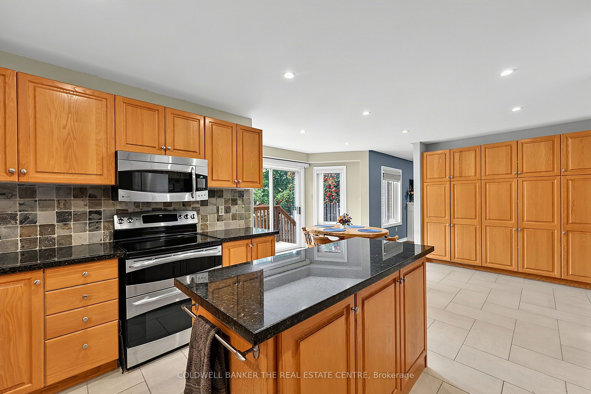 37 Falling Brook Drive Property Photo 18